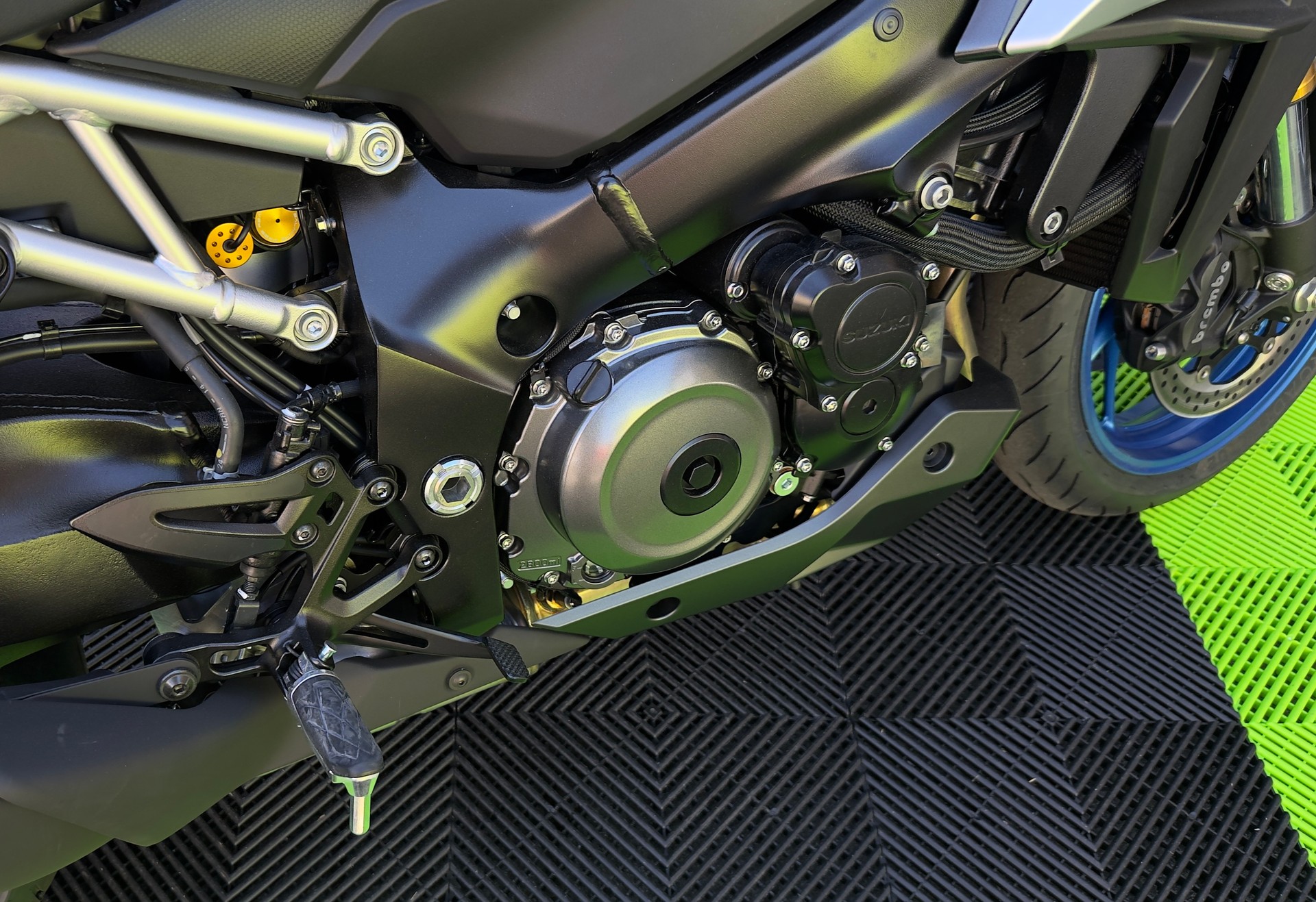 SUZUKI GSX-S 1000 GX-image-10