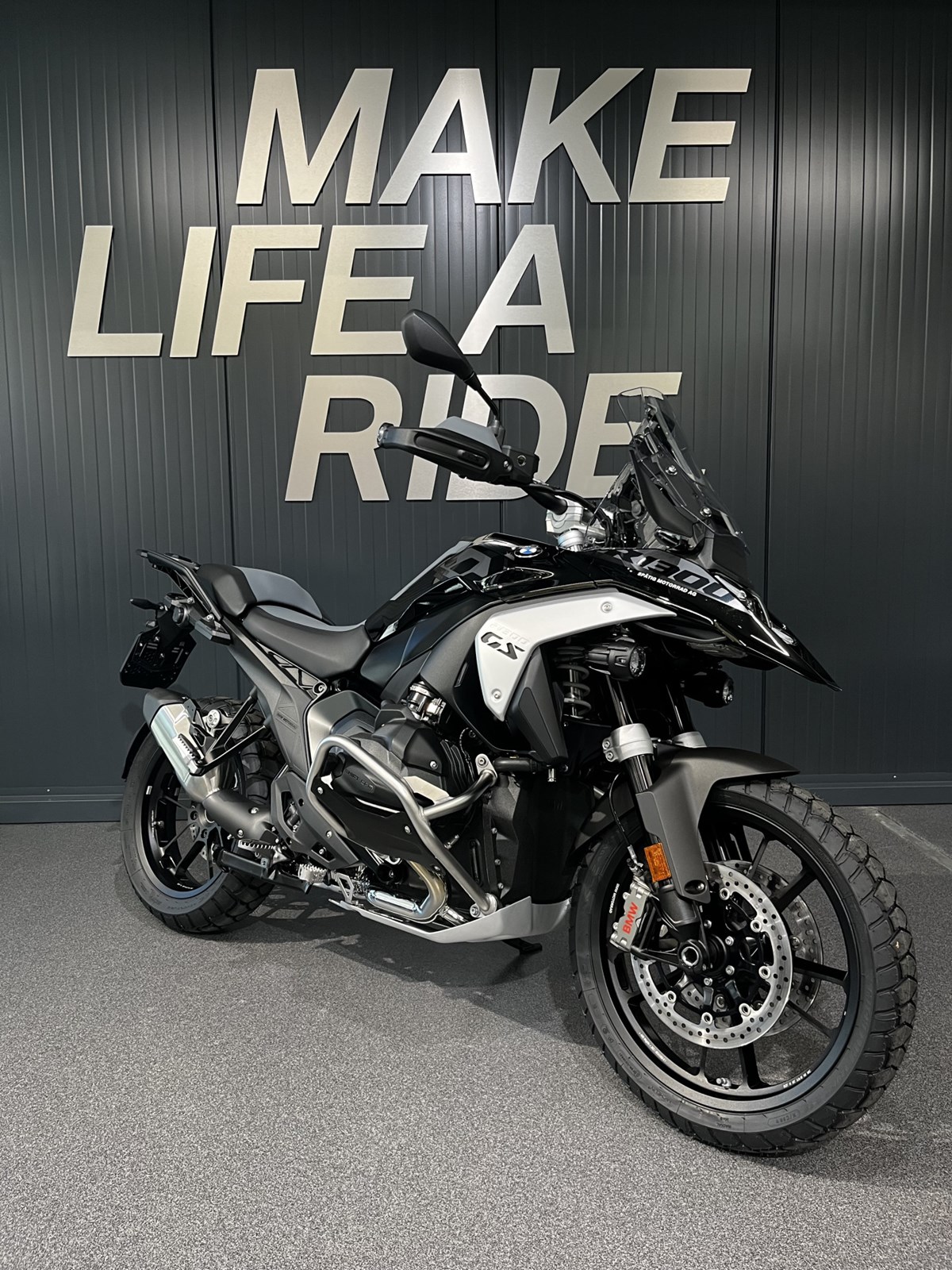 BMW R 1300 GS Triple Black-showroom-element-1