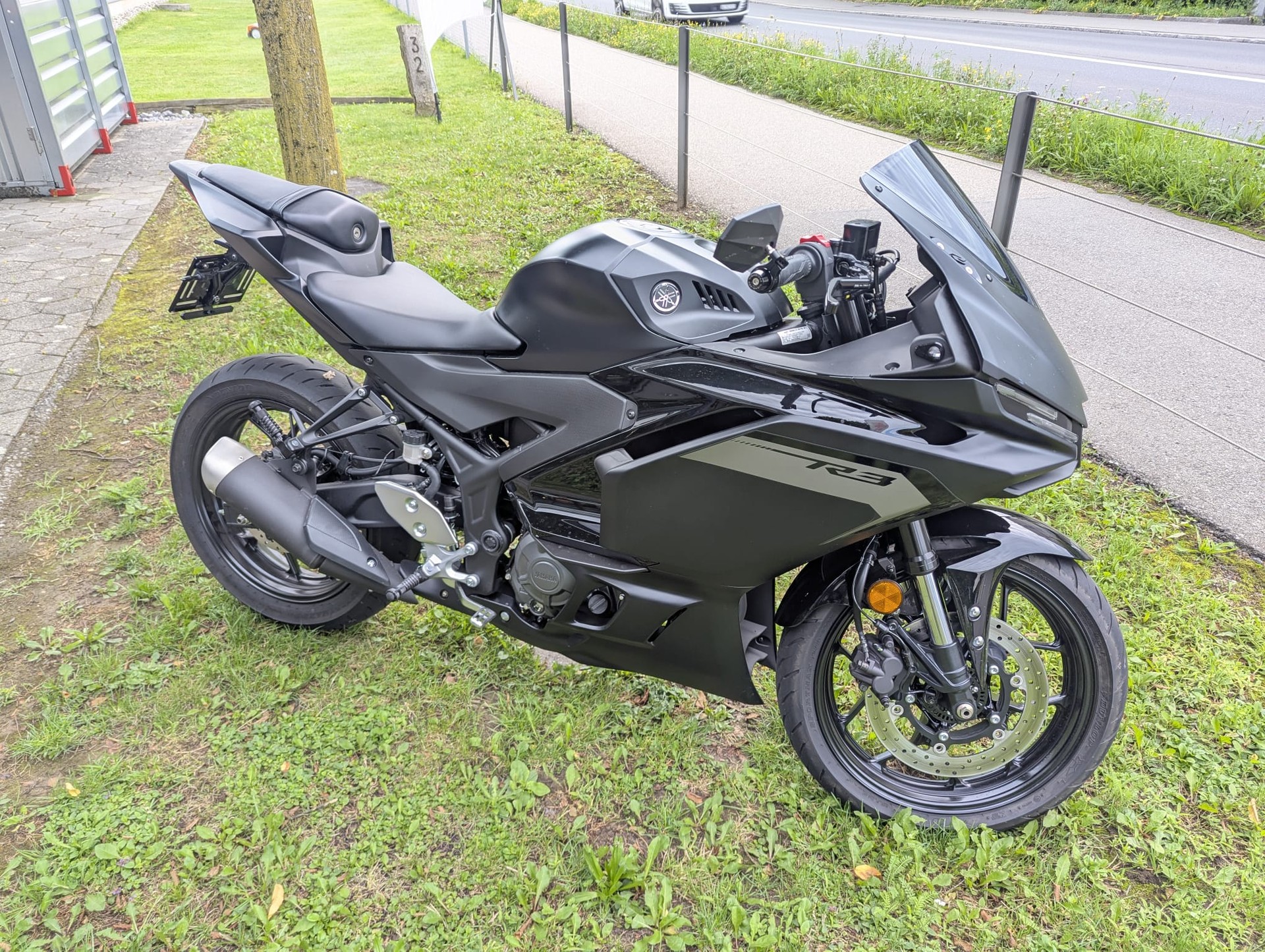YAMAHA YZF-R3-image-0