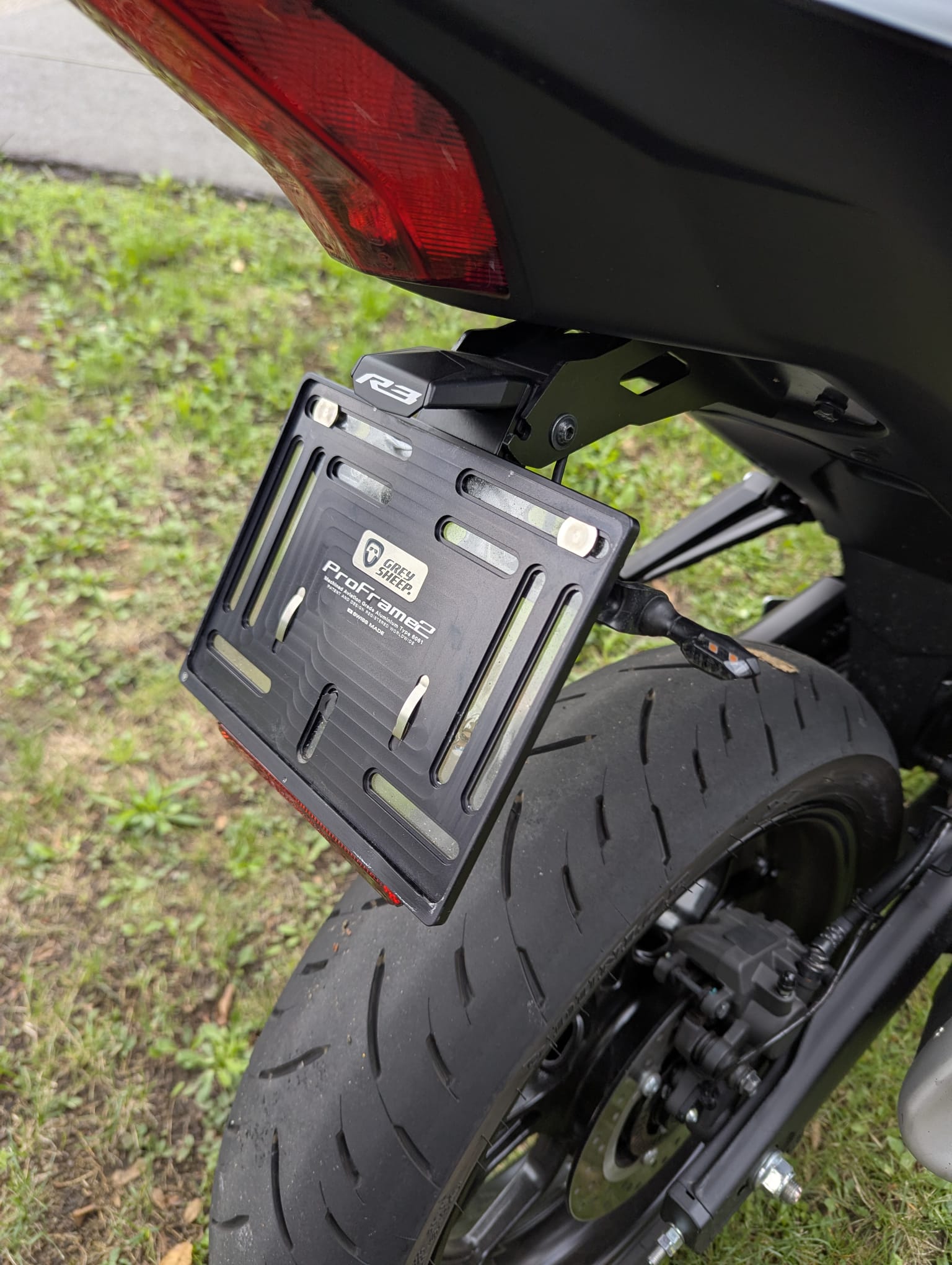 YAMAHA YZF-R3-image-4
