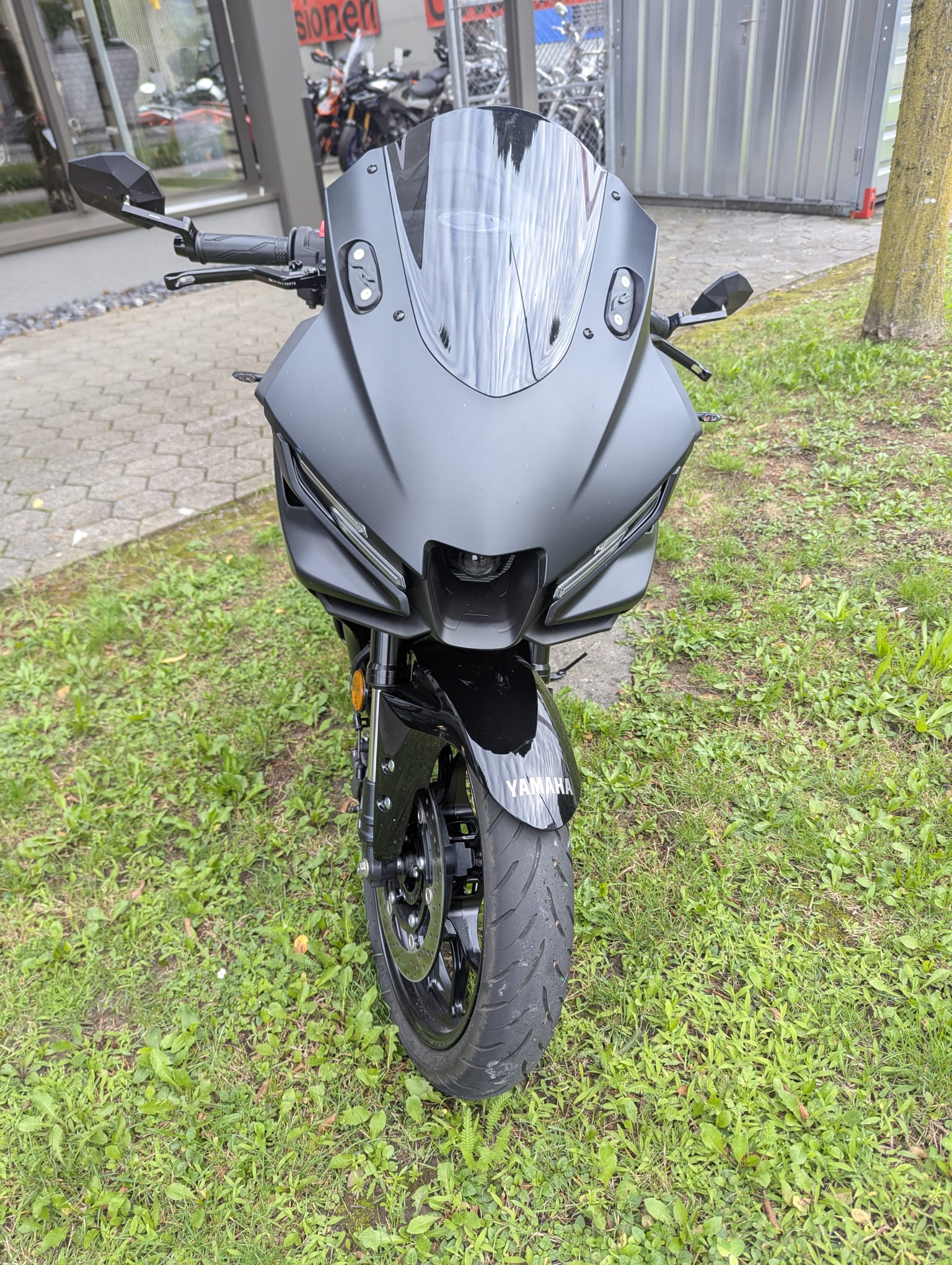 YAMAHA YZF-R3-image-2