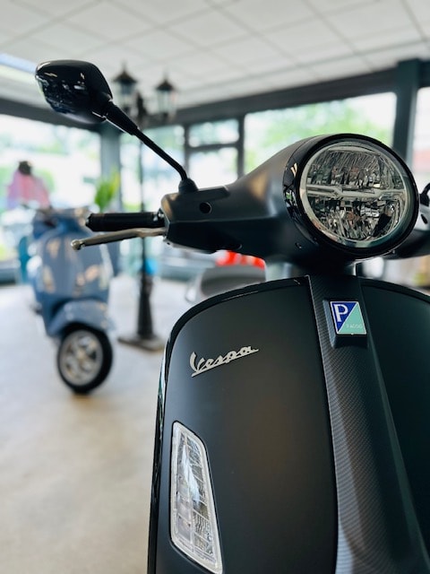 PIAGGIO Vespa GTS 125 Super Sport ABS-image-6