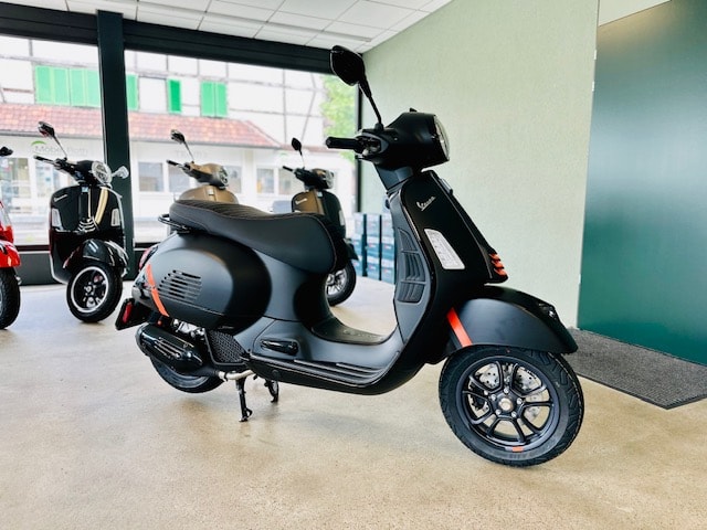 PIAGGIO Vespa GTS 125 Super Sport ABS-image-1