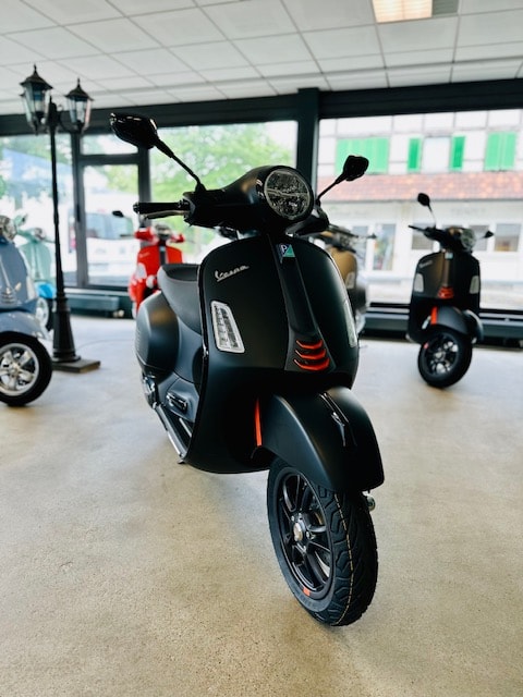 PIAGGIO Vespa GTS 125 Super Sport ABS-image-0