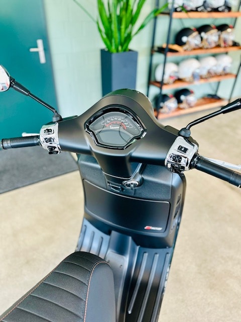 PIAGGIO Vespa GTS 125 Super Sport ABS-image-5