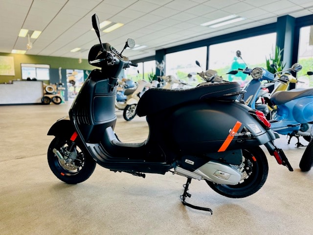 PIAGGIO Vespa GTS 125 Super Sport ABS-image-3