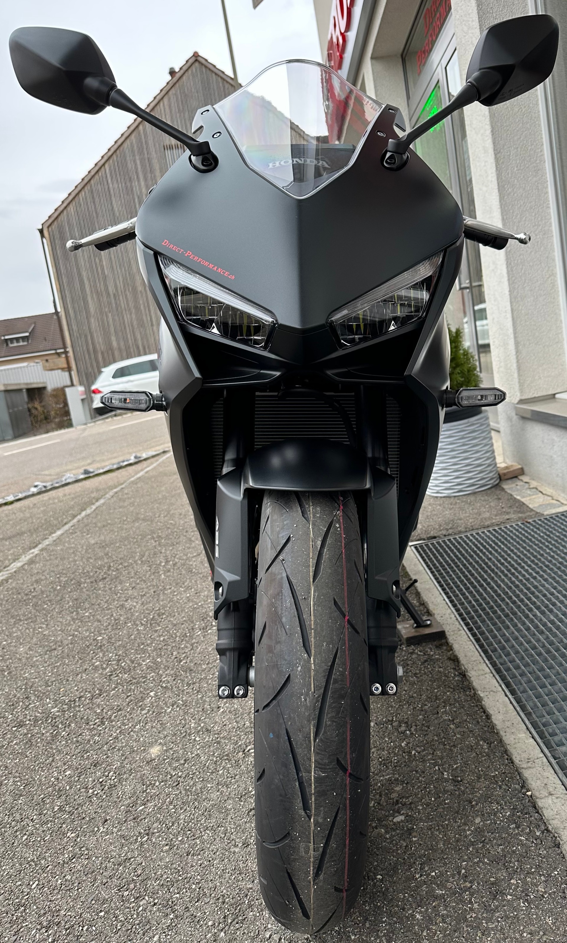 HONDA CBR 650 R-showroom-element-1