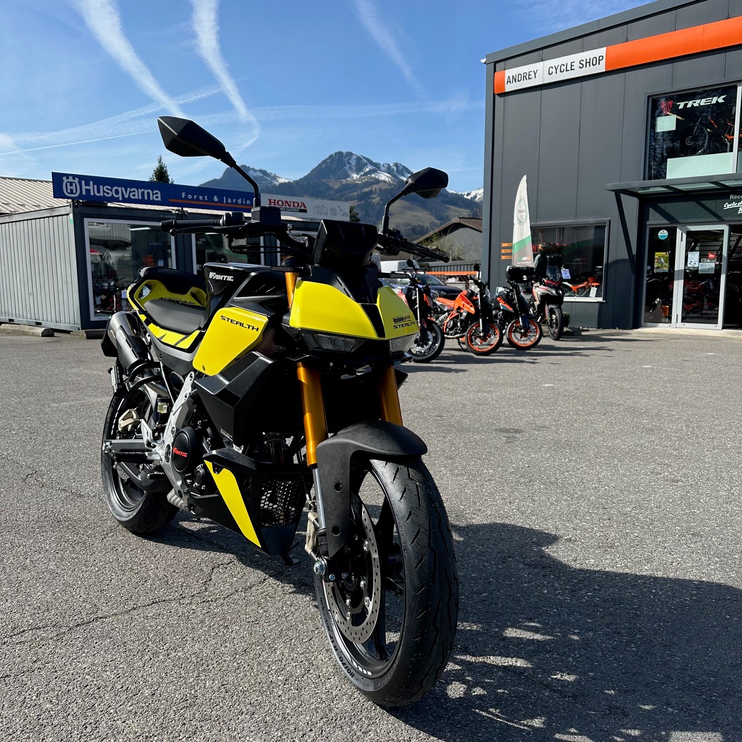 FANTIC STEALTH 125 2025-showroom-element-2