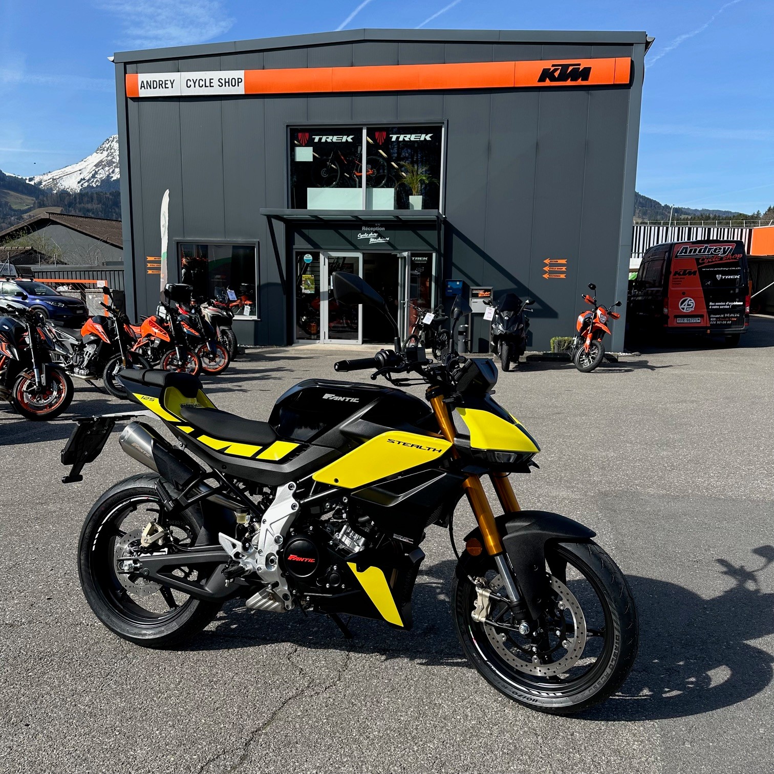 FANTIC STEALTH 125 2025-showroom-element-1