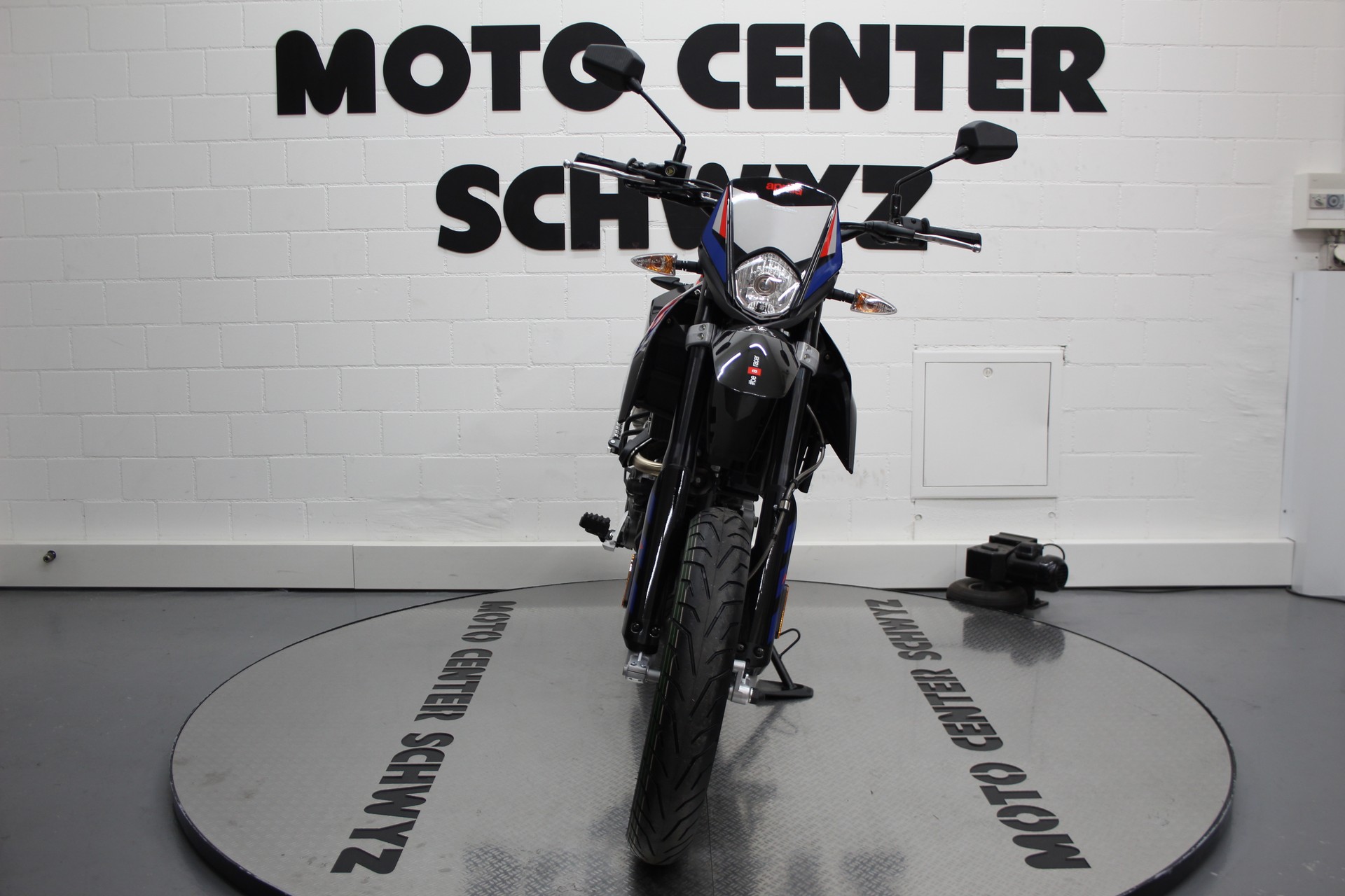 APRILIA SX 125-showroom-element-2