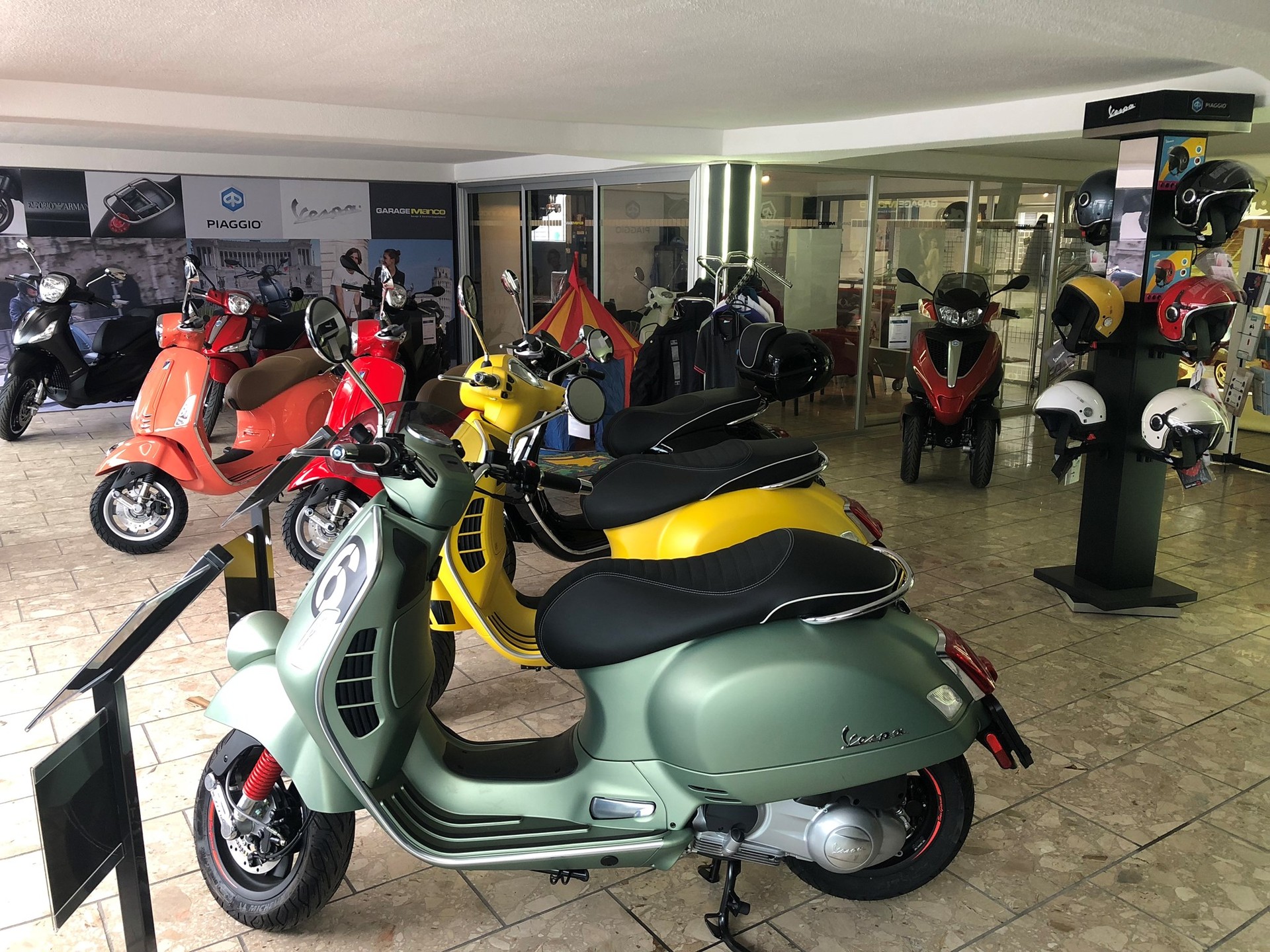 PIAGGIO Vespa GTS 300 Super Sport ABS-business-8