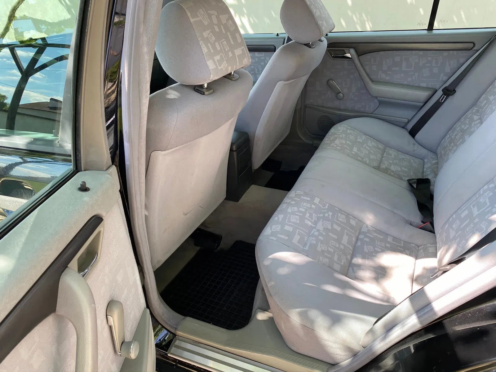 MERCEDES-BENZ C 250 TD Classic-image-12