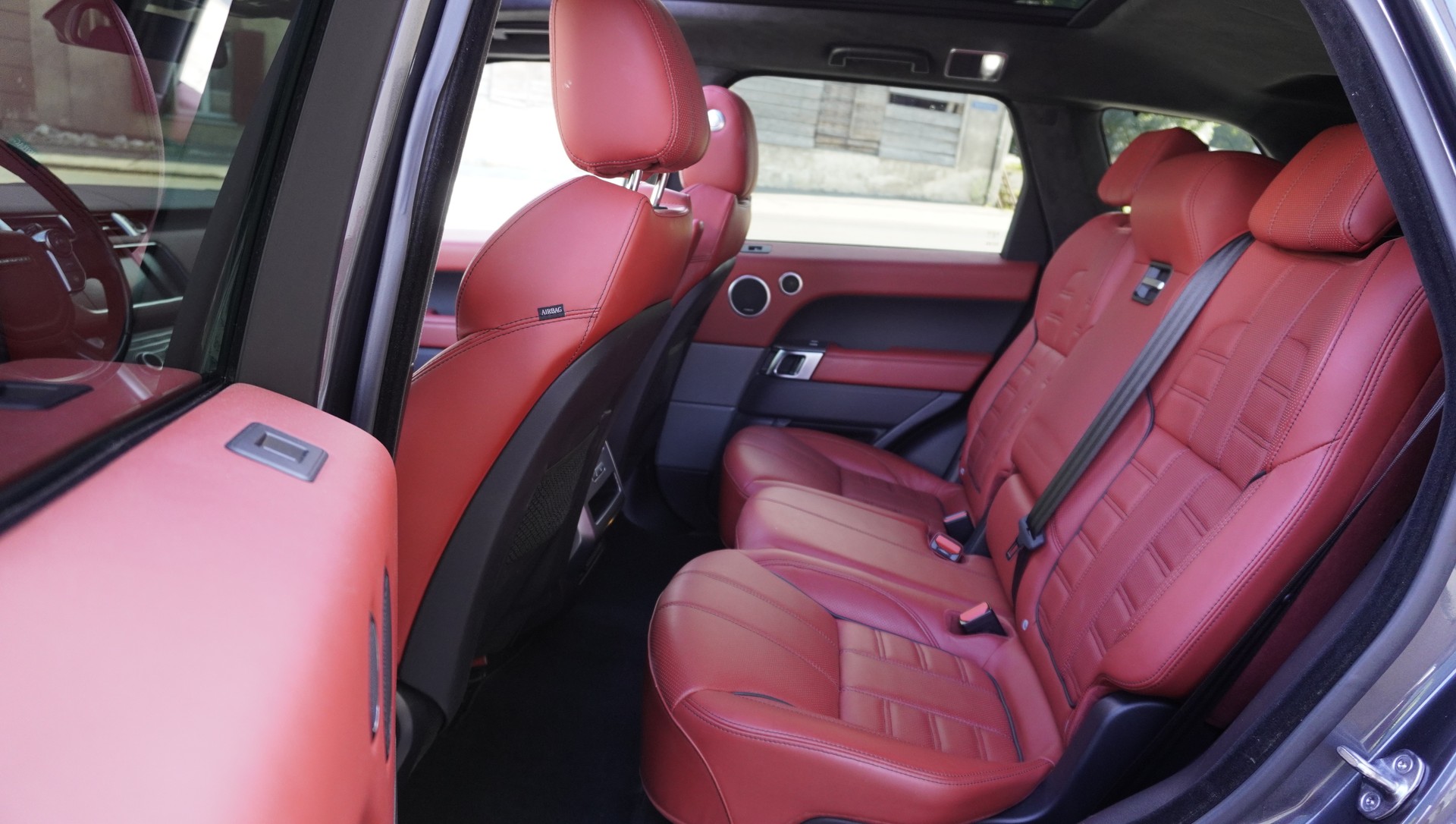 LAND ROVER Range Rover Sport 4.4 SDV8 Autobiography Automatic-showroom-element-3