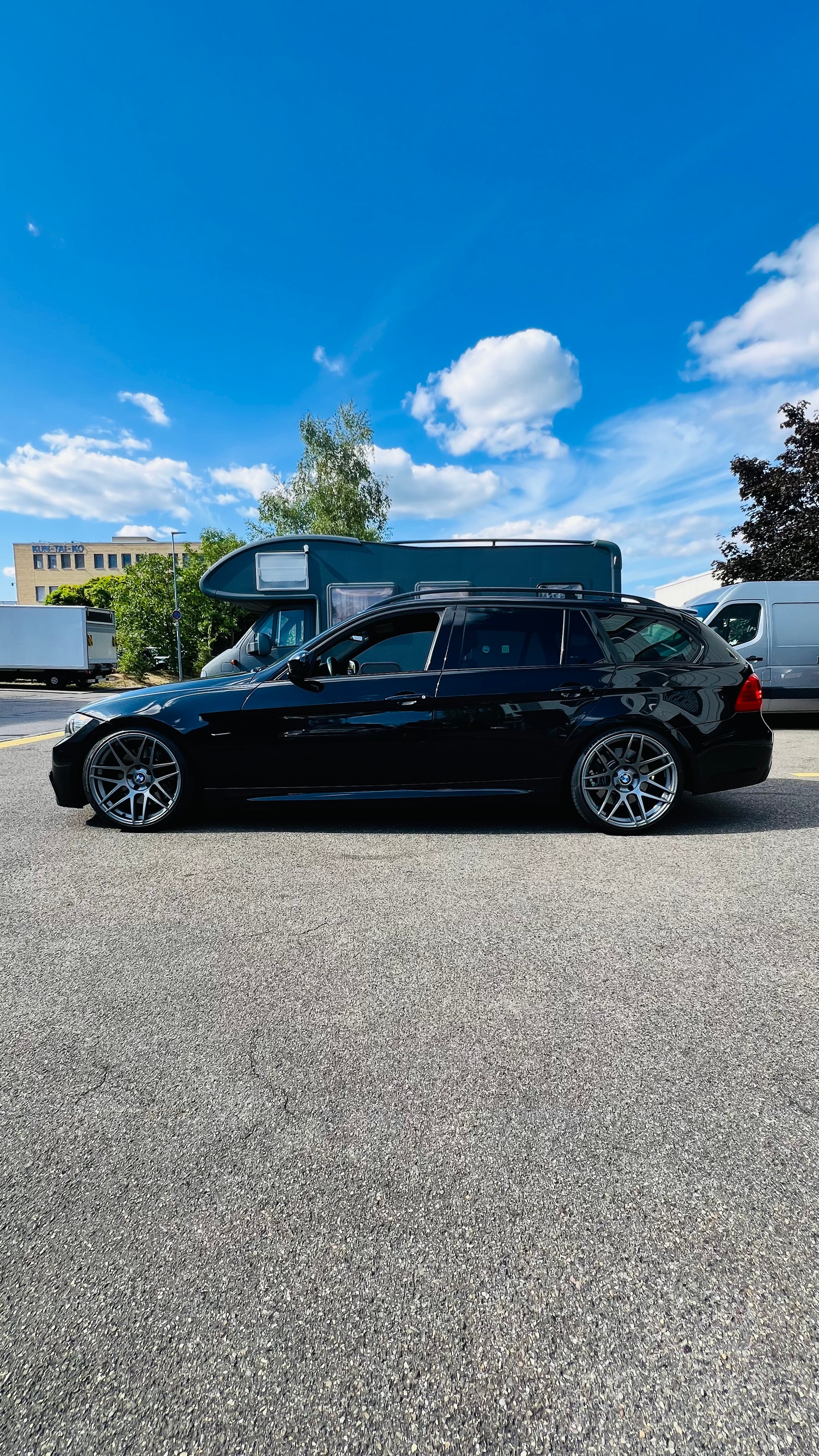 BMW 335i xDrive Touring Steptronic-showroom-element-3