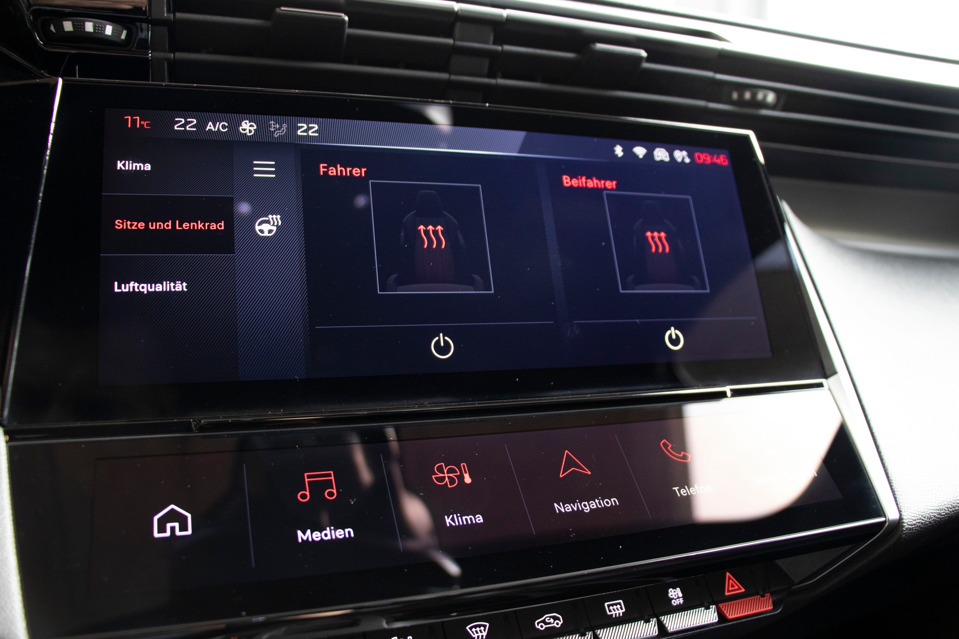 PEUGEOT 408 1.2 PureTech GT EAT8-image-13
