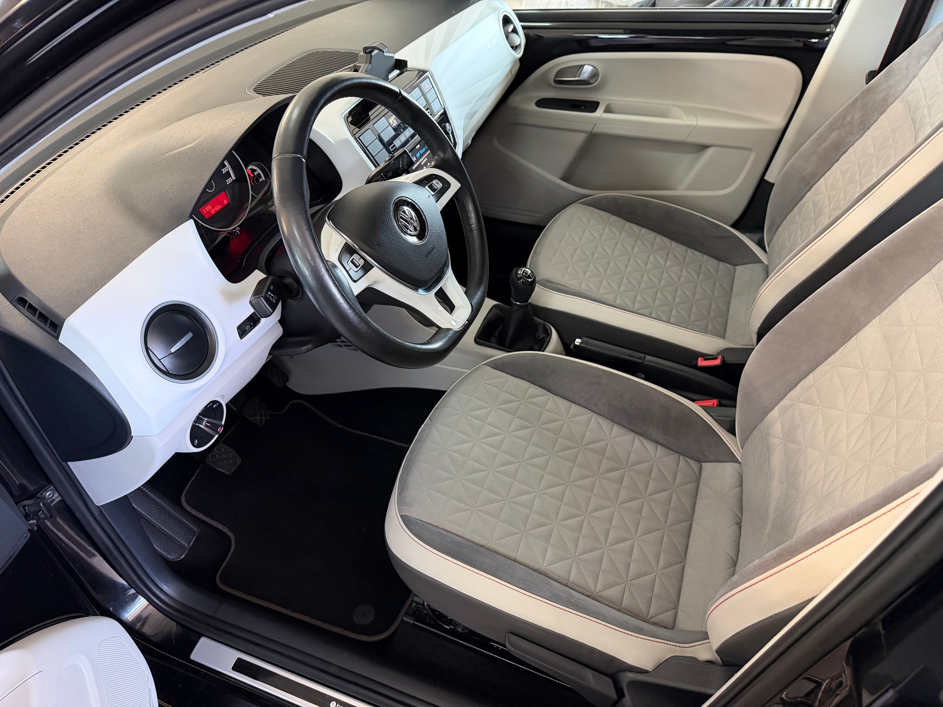 VW Up 1.0 TSI BMT beats-image-9