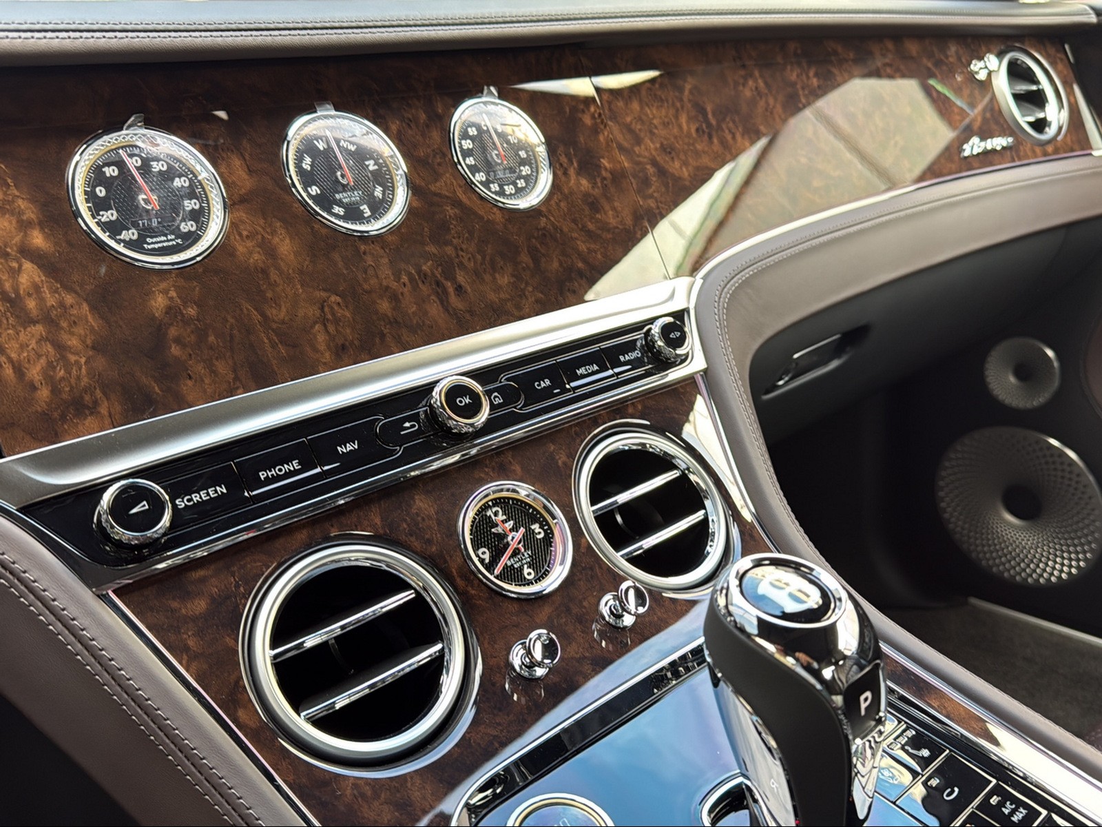 BENTLEY Continental GT V8 Hybrid Azure-image-13