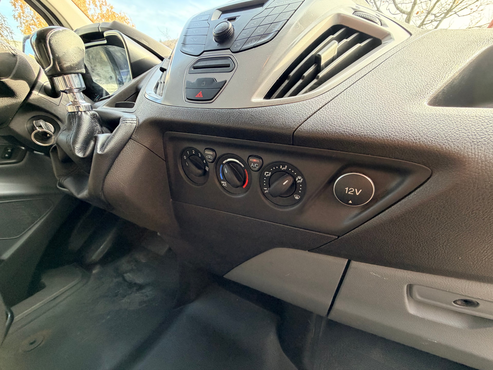 FORD Transit Custom Van 290 L1H1 Ambiente-image-10
