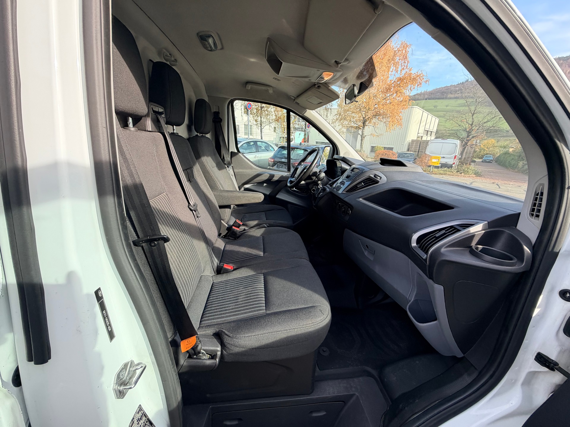 FORD Transit Custom Van 290 L1H1 Ambiente-image-8