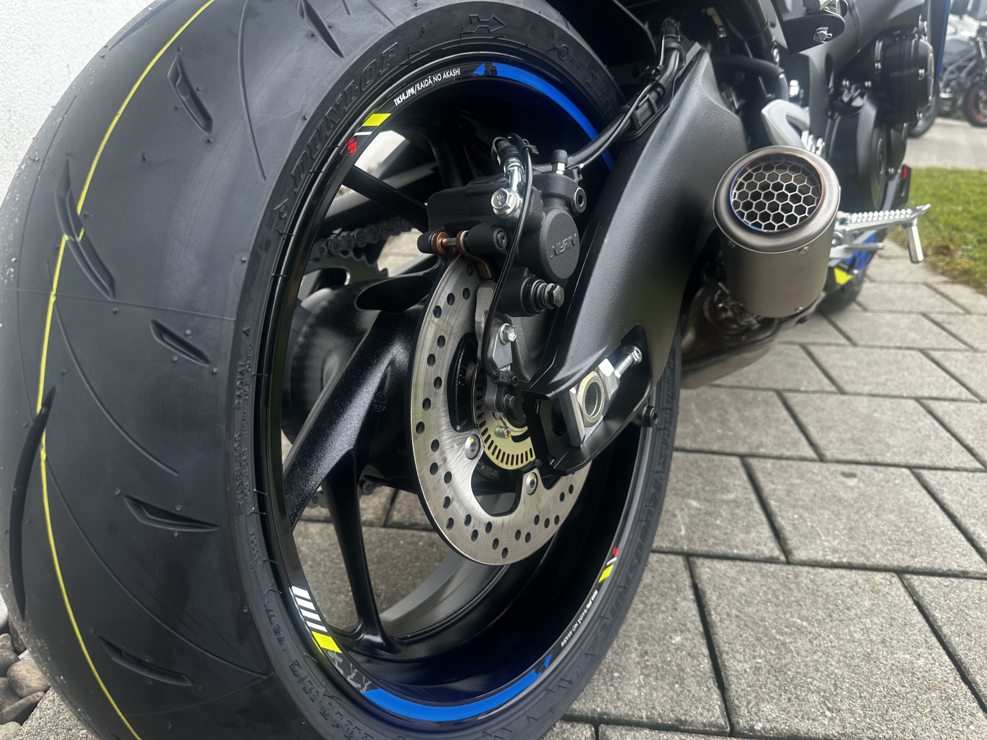 SUZUKI GSX-S 950-image-2