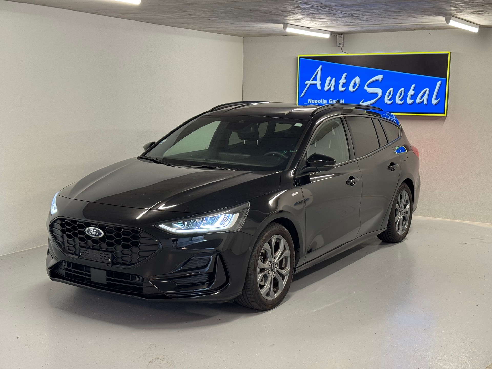 FORD Focus 1.0 MHEV ST-Line Automat