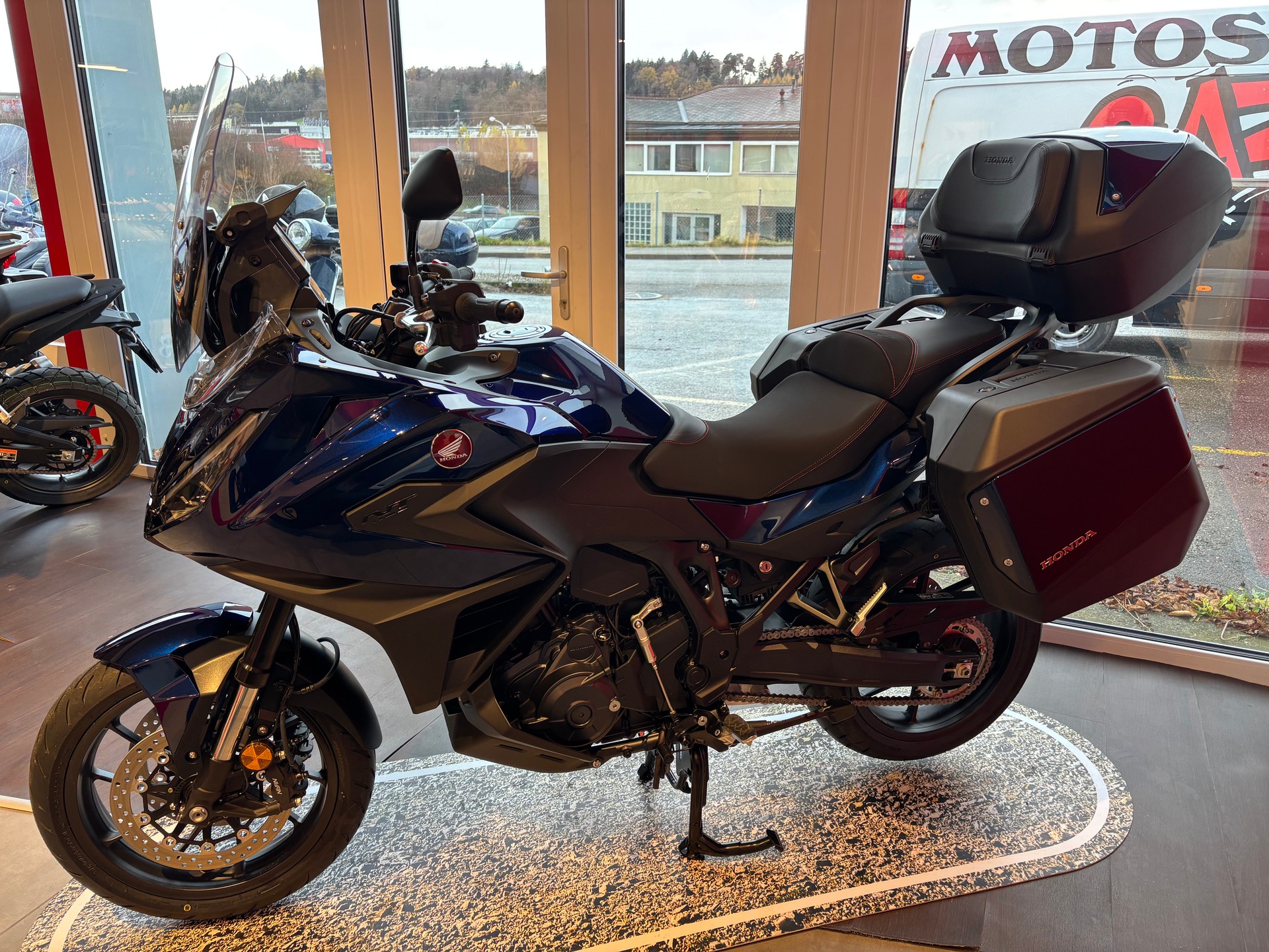 HONDA NT 1100-image-1