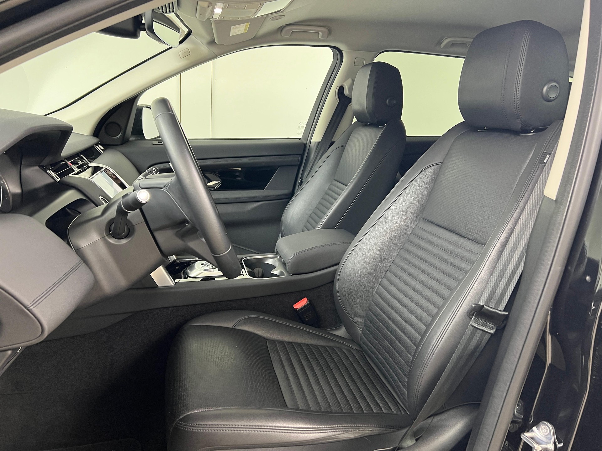 LAND ROVER Discovery Sport 2.0 SD4 200 SE / Jetzt mit attraktivem 1.99% Leasing-image-7