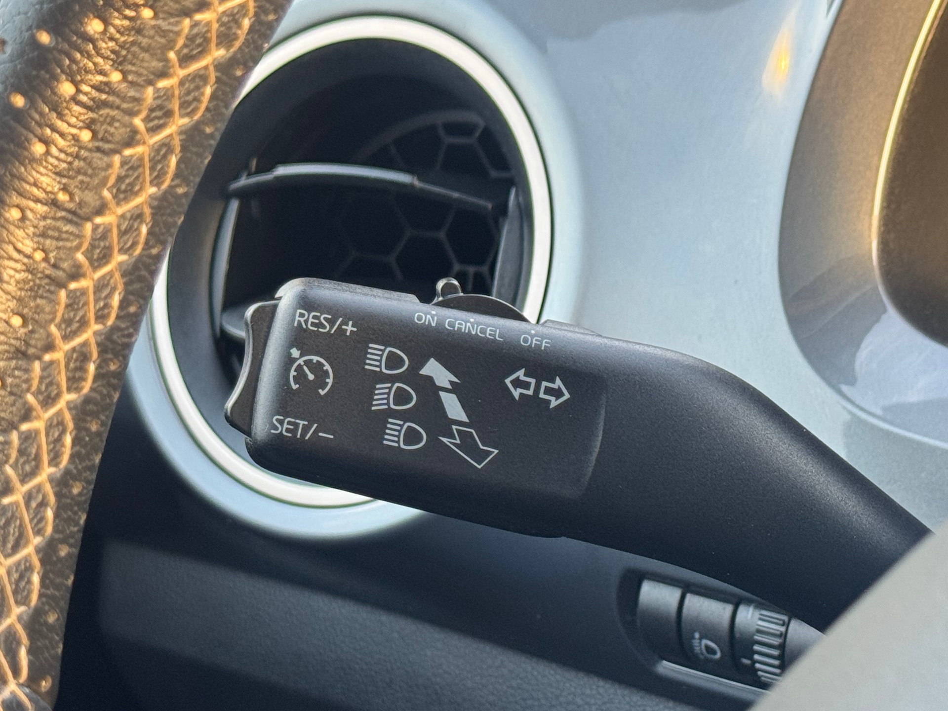 SEAT Mii 1.0 by Mango ASG-image-13