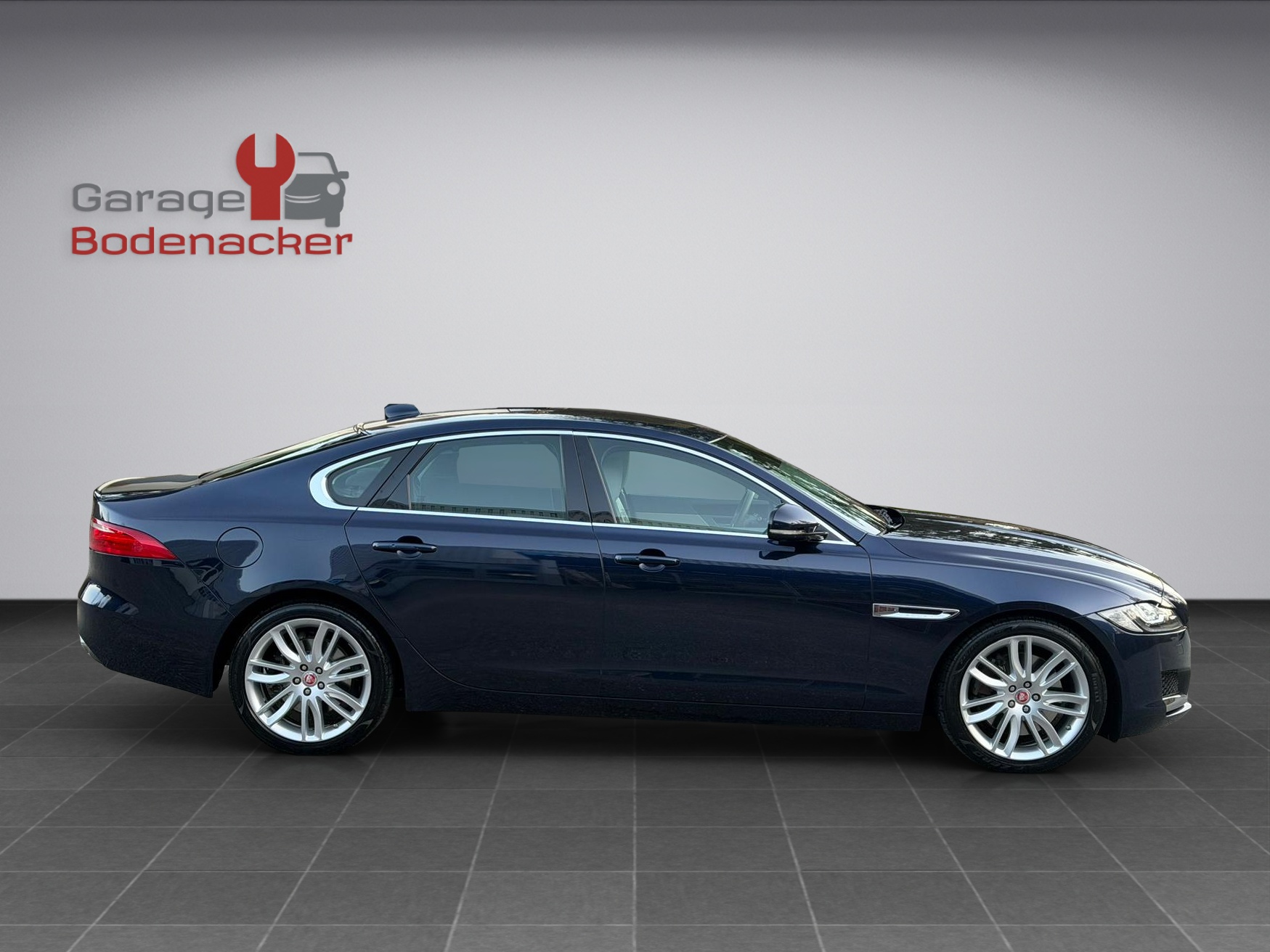 JAGUAR XF 30d Portfolio Automatic-image-4