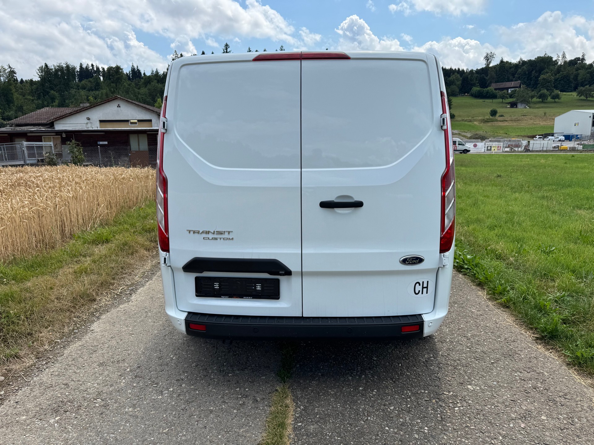 FORD Transit Custom Van 300 L2H1 Limited A-image-4