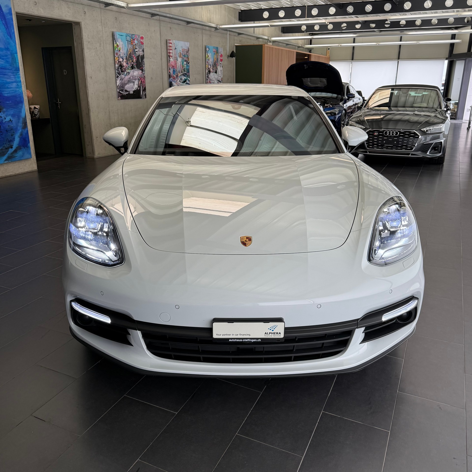 PORSCHE Panamera 2.9 V6 4 E-Hybrid-showroom-element-3