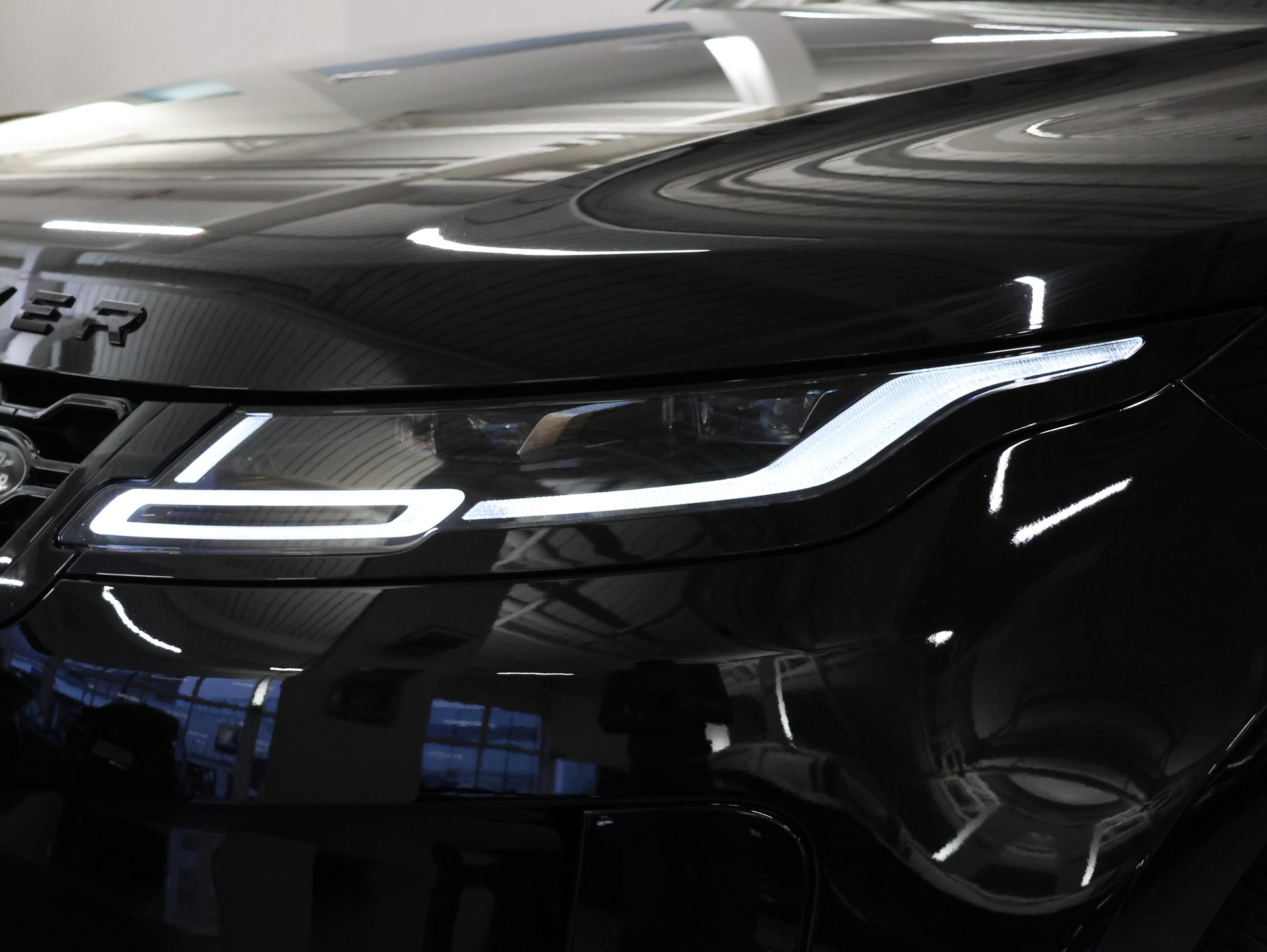 LAND ROVER Evoque 2.0 Si4 HSE Automatic *Black Edition* *360 Kamara* *Top Ausstattung*-image-6