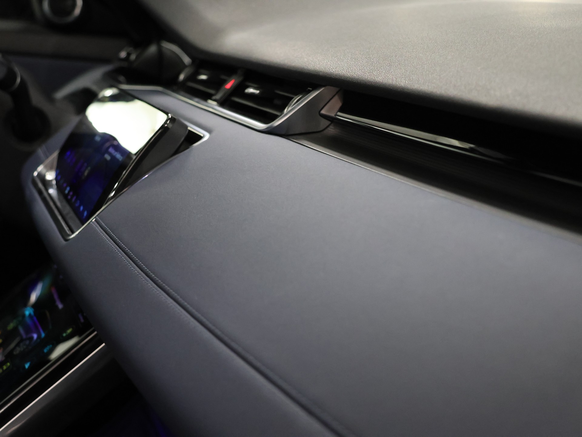 LAND ROVER Evoque 2.0 Si4 HSE Automatic *Black Edition* *360 Kamara* *Top Ausstattung*-image-21