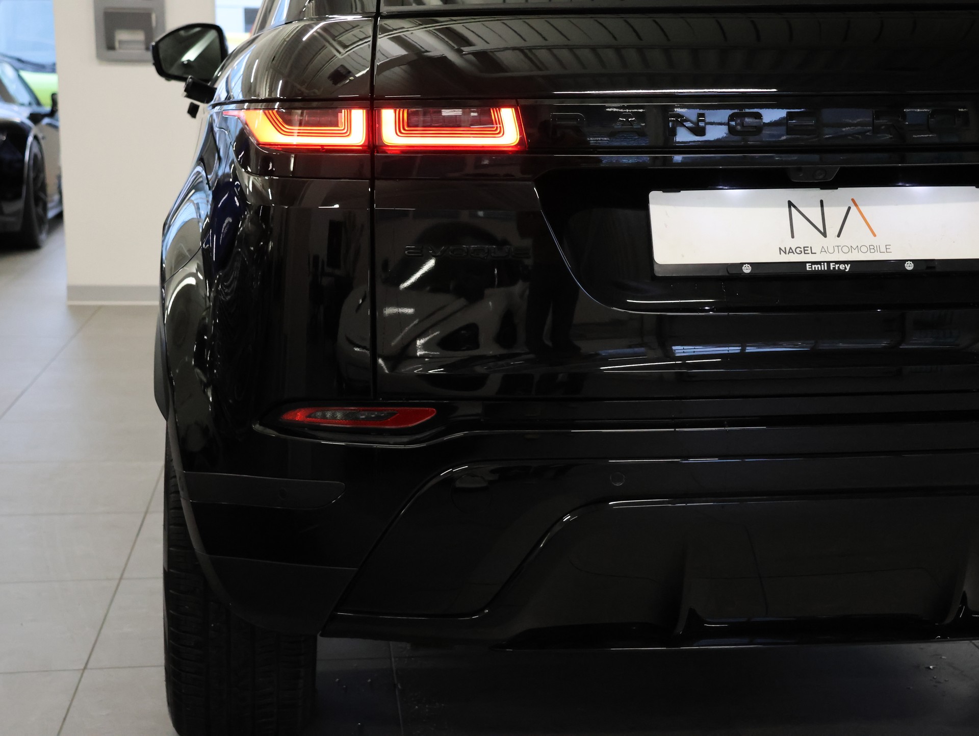 LAND ROVER Evoque 2.0 Si4 HSE Automatic *Black Edition* *360 Kamara* *Top Ausstattung*-image-7