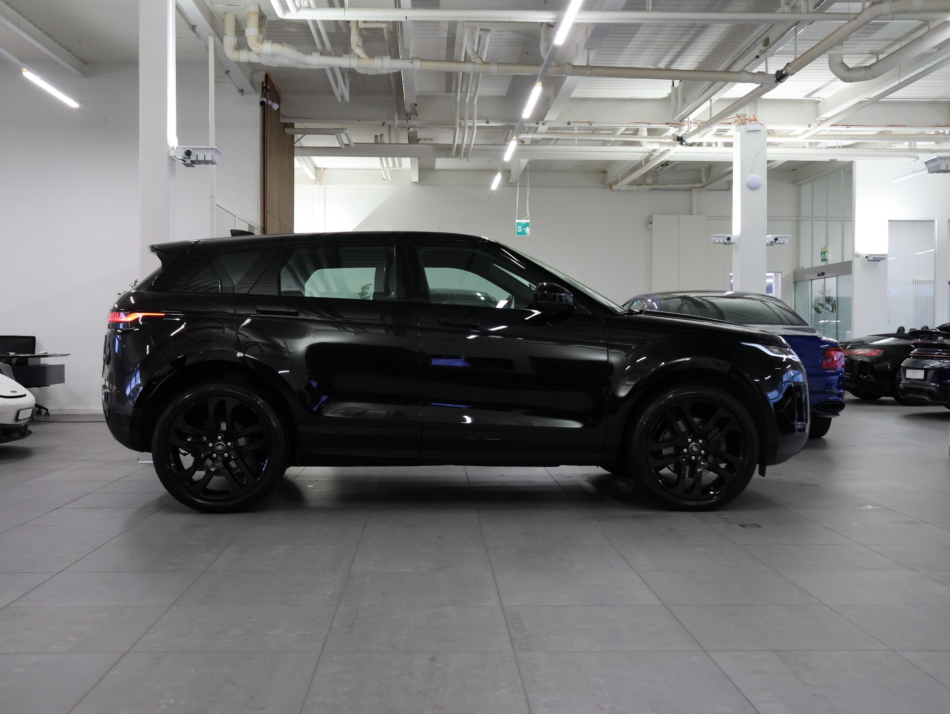 LAND ROVER Evoque 2.0 Si4 HSE Automatic *Black Edition* *360 Kamara* *Top Ausstattung*-showroom-element-2