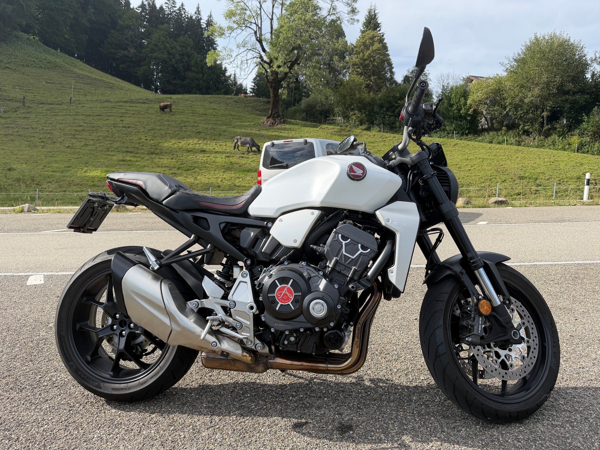HONDA CB 1000 R ABS-image-1