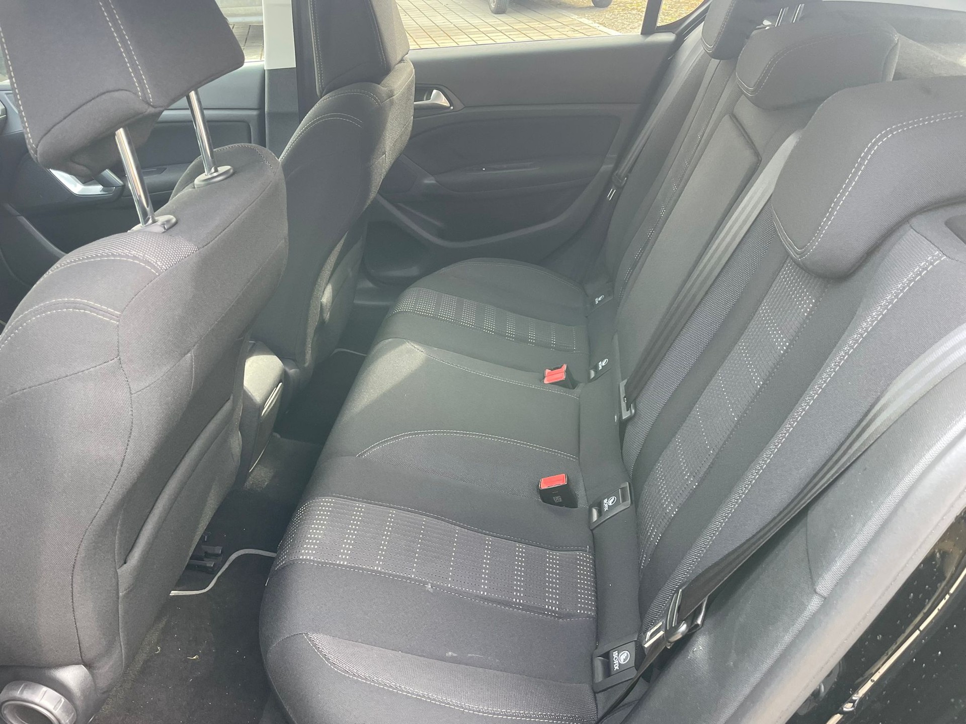 PEUGEOT 308 1.2 THP Allure-image-14