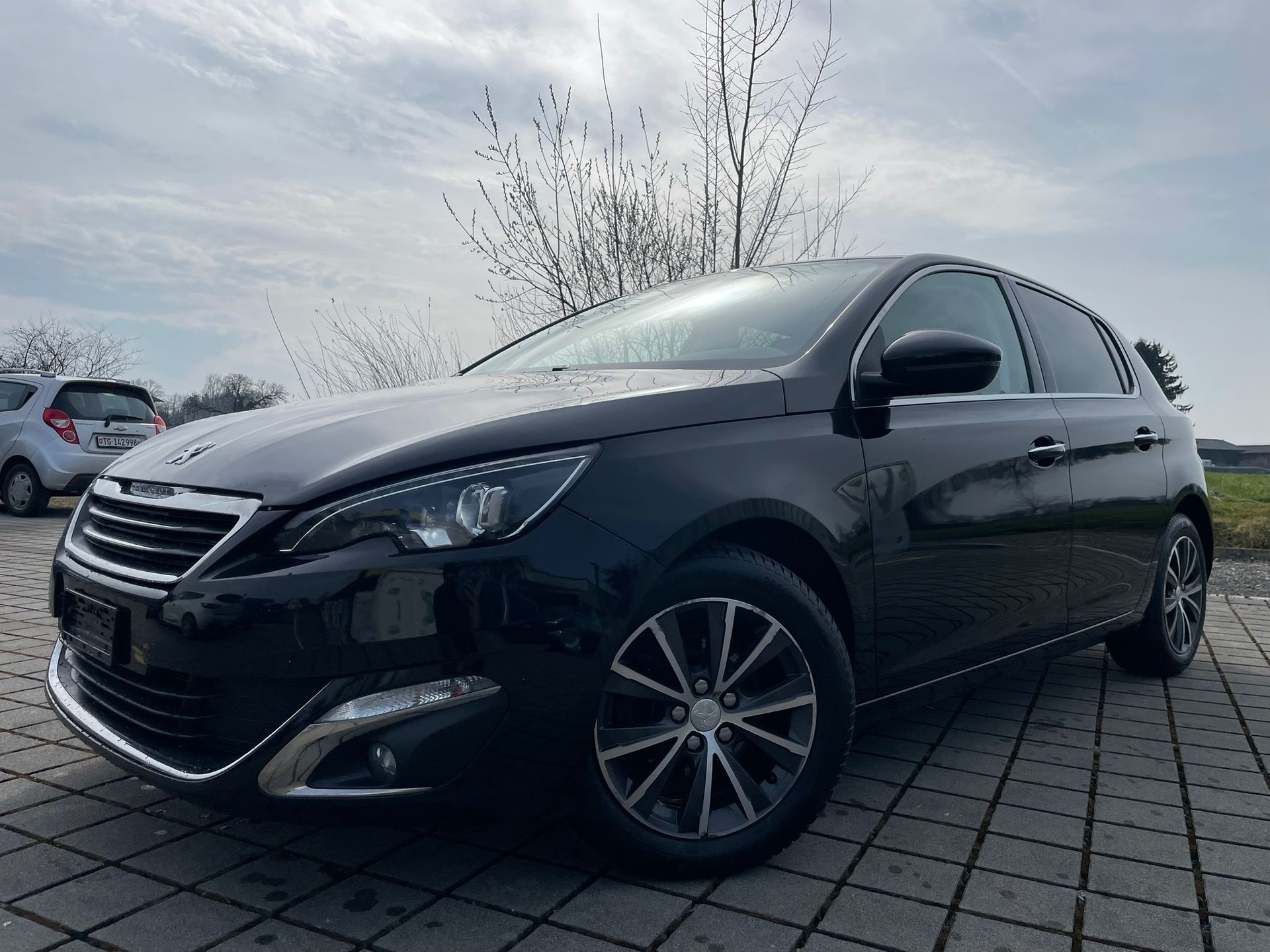 PEUGEOT 308 1.2 THP Allure