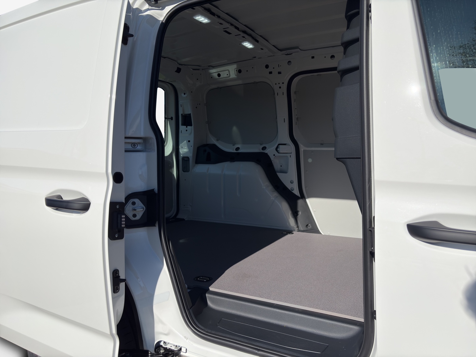 VW Caddy Cargo 2.0TDI 122PS 6G 4M-image-13