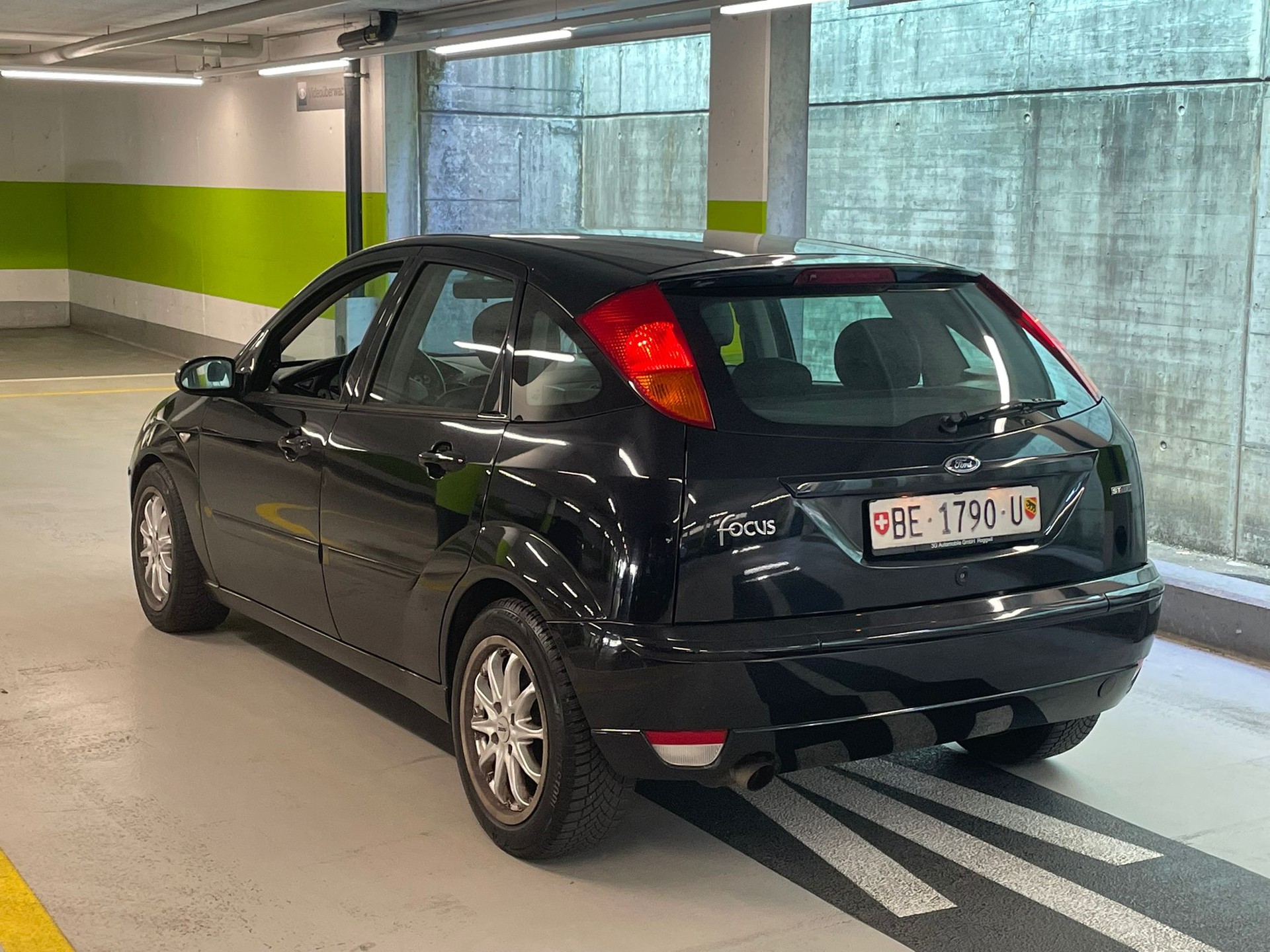 FORD Focus 2.0i 16V ST170 // MFK NEU-showroom-element-3