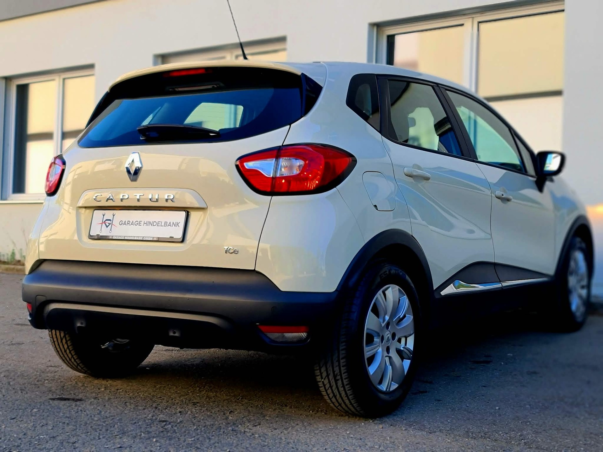 RENAULT Captur 1.2 T 16V Dynamique EDC-image-5