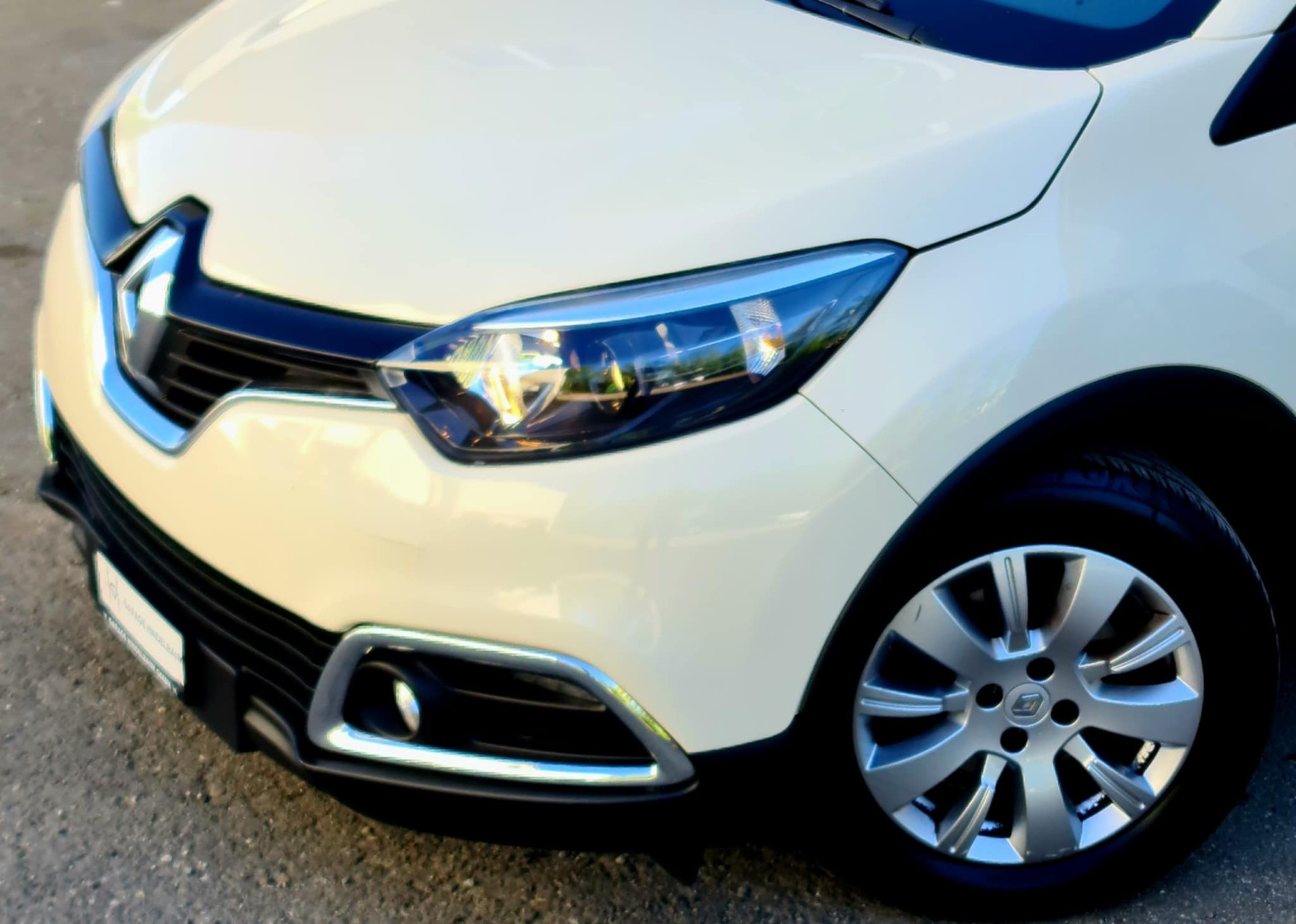 RENAULT Captur 1.2 T 16V Dynamique EDC-image-1