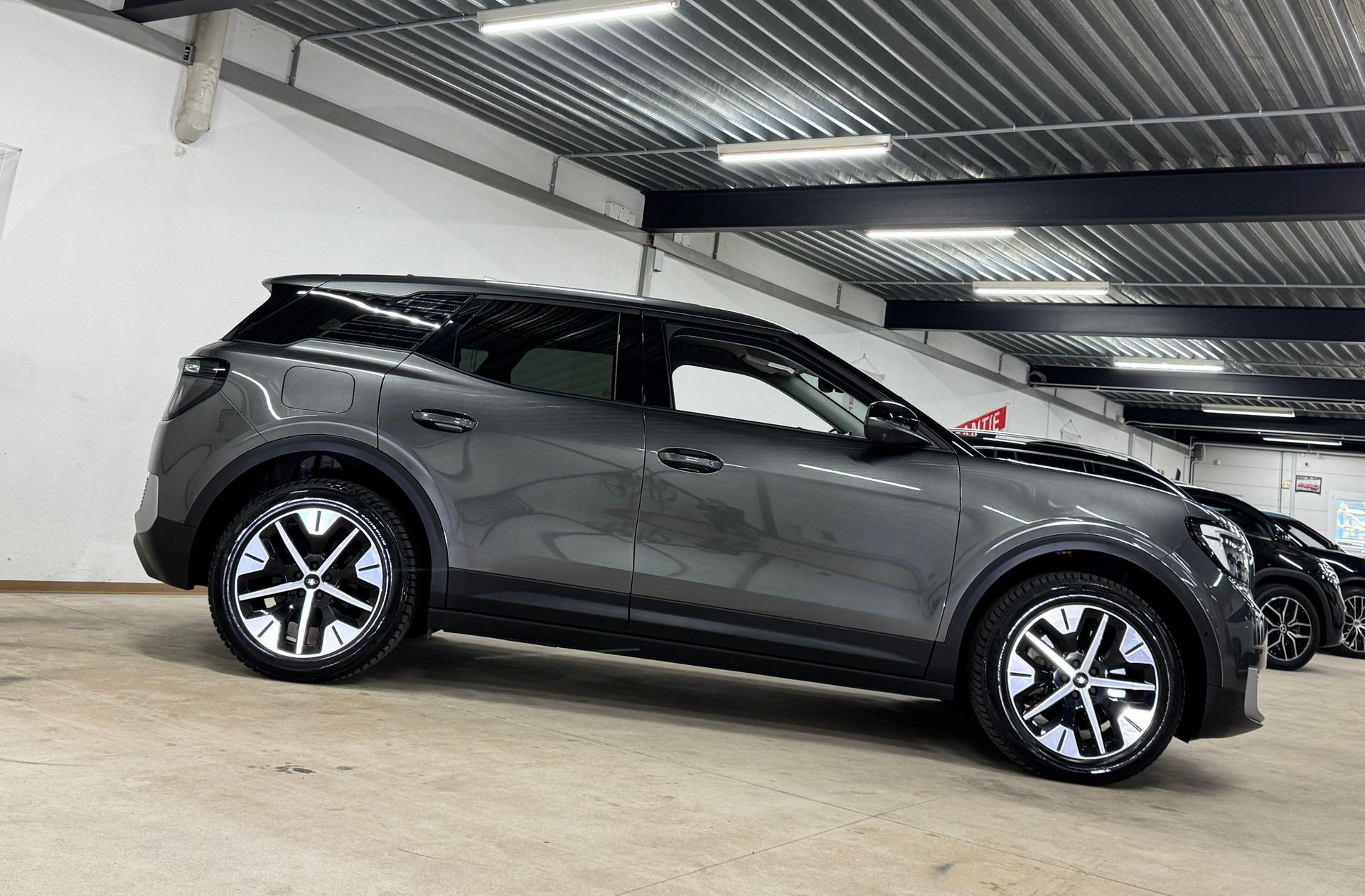 FORD Explorer Elektro 79kWh Allrad Dual Extended Range AWD / 340PS-showroom-element-3