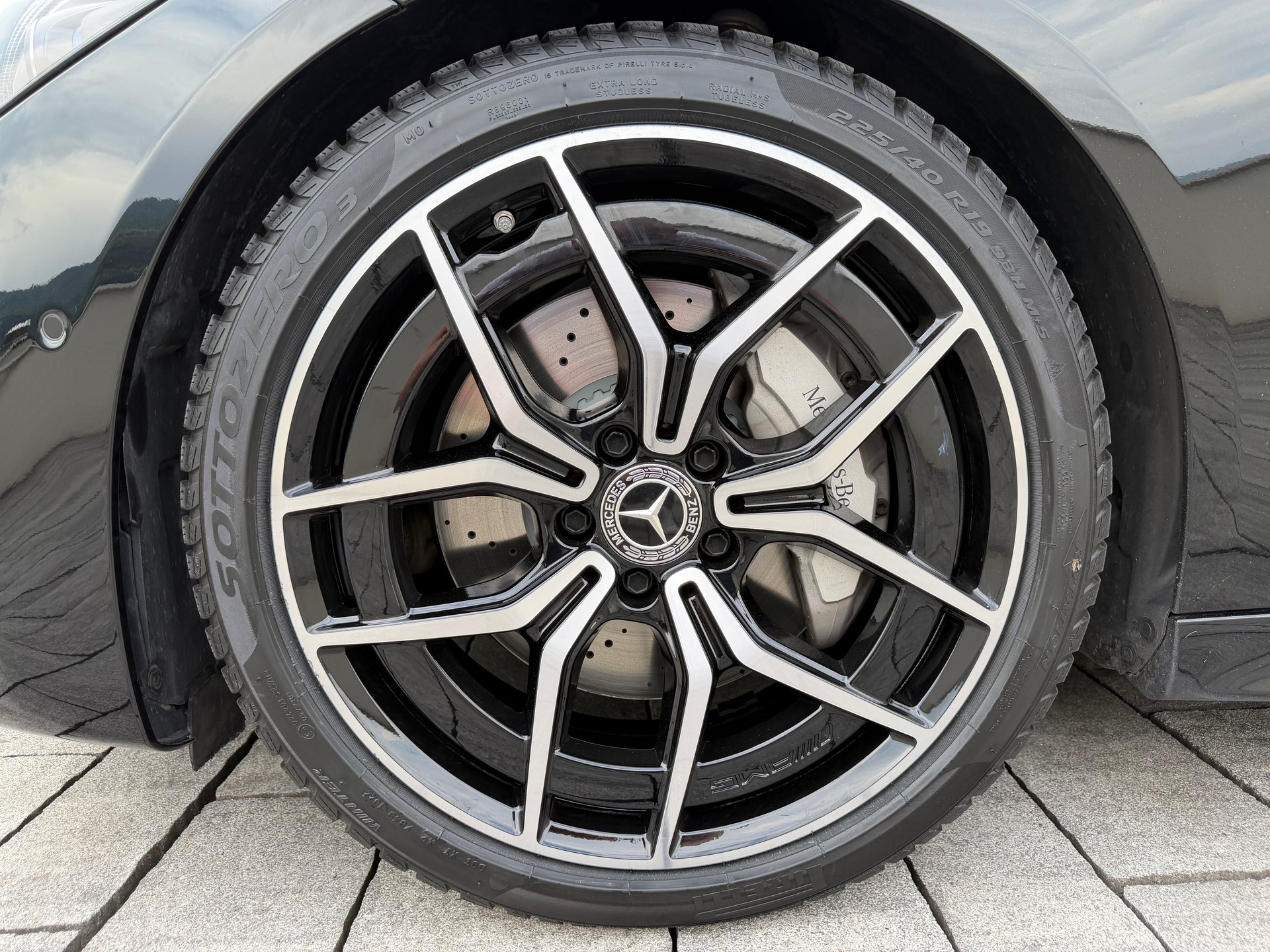 MERCEDES-BENZ C 220 d T 4Matic AMG Line-image-15