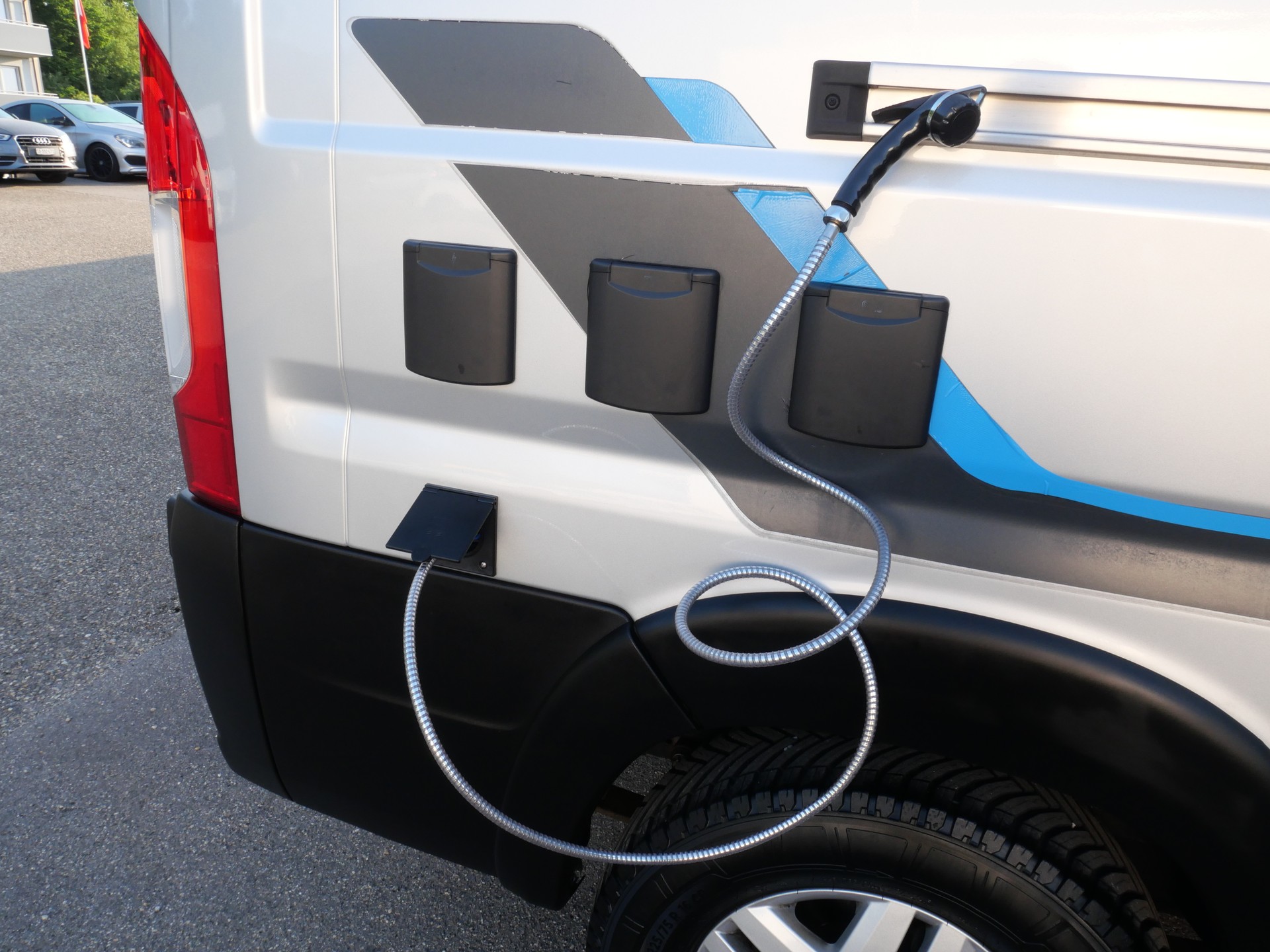 BRAVIA Swan 599, Peugeot Boxer *Lithium, Solar, Softclose*-image-9