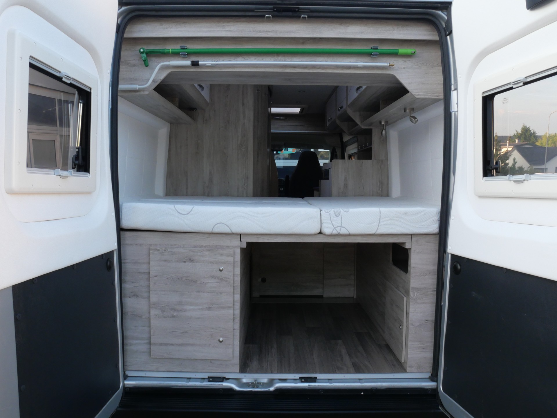BRAVIA Swan 599, Peugeot Boxer *Lithium, Solar, Softclose*-image-6