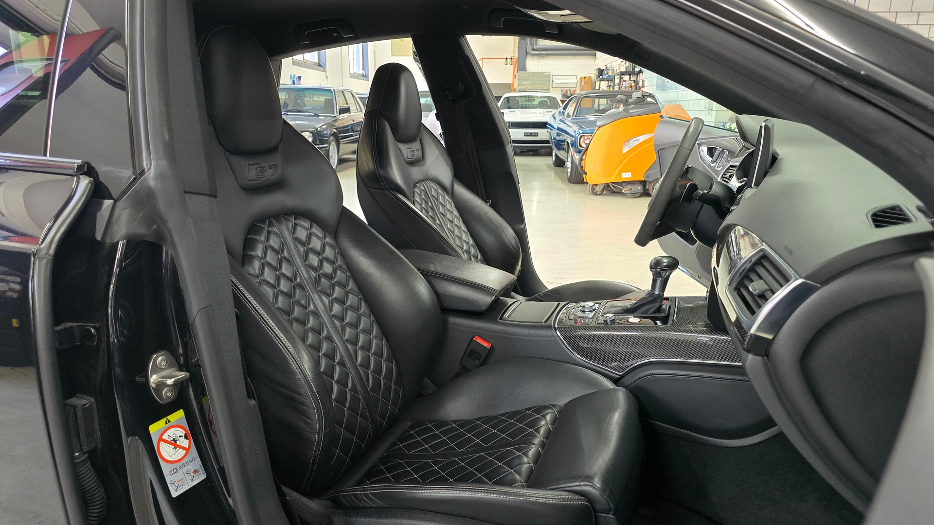 AUDI S7 Sportback 4.0 TFSI V8 quattro S-tronic-image-25