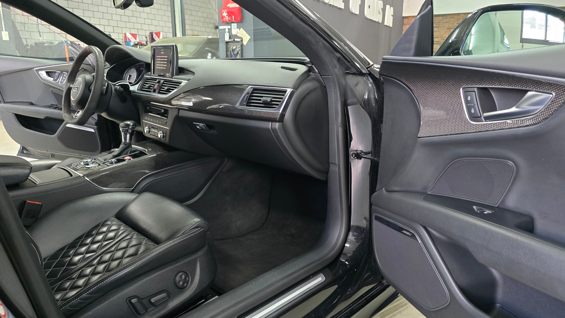 AUDI S7 Sportback 4.0 TFSI V8 quattro S-tronic-image-24