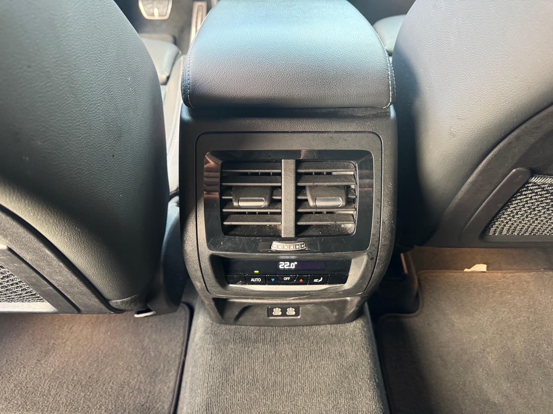 BMW X4 xDrive 20i Steptronic-image-14