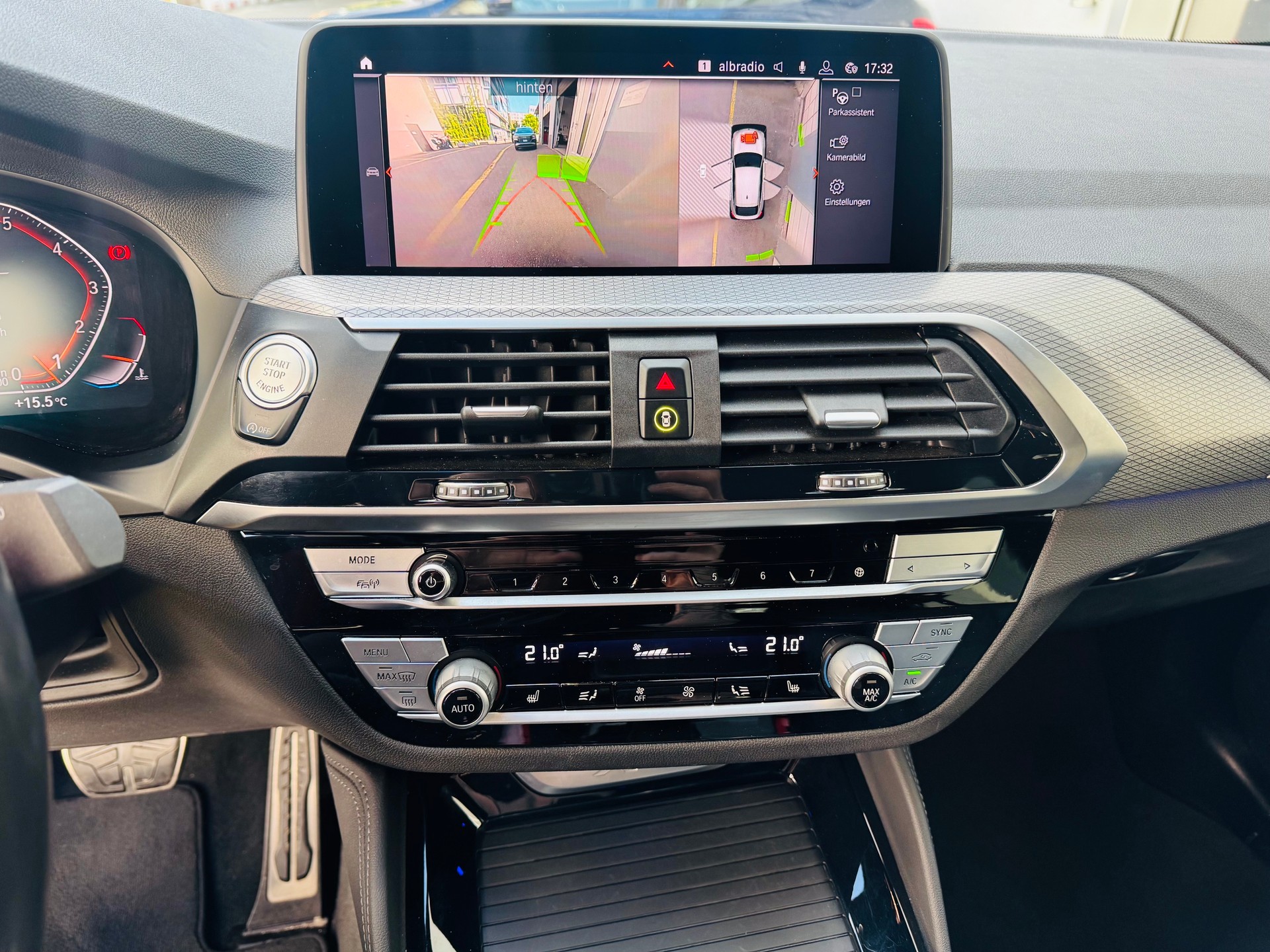 BMW X4 xDrive 20i Steptronic-image-12